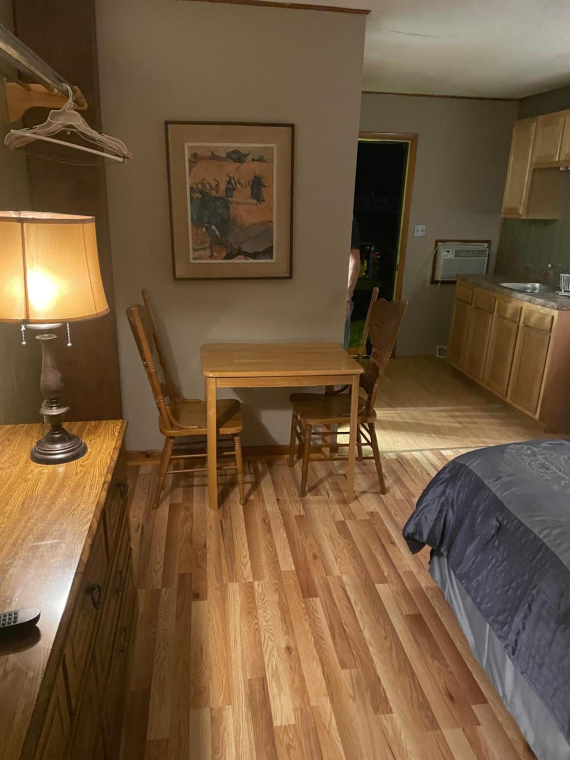 Michael Dee's Motel photo 8