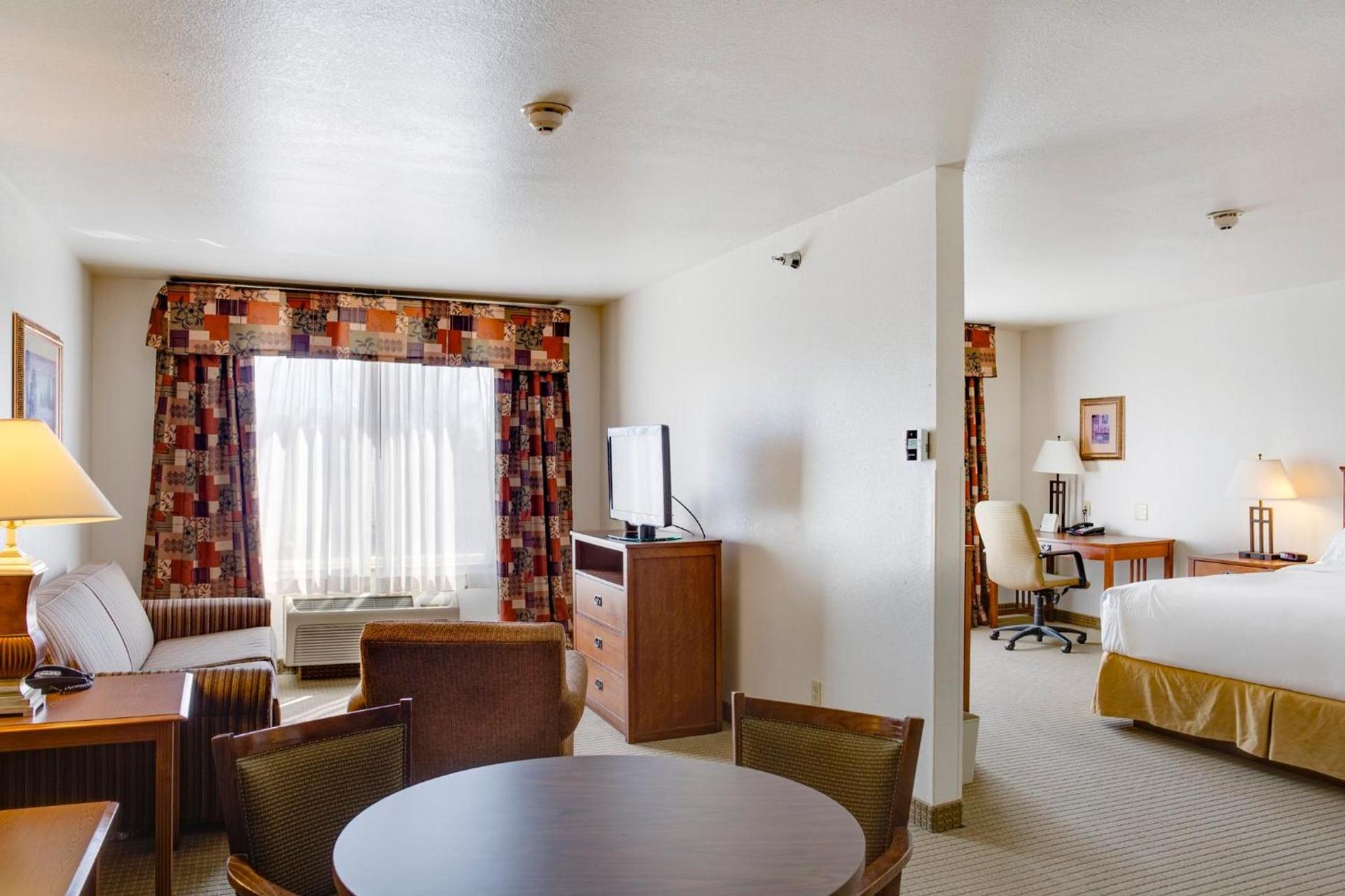 Quality Inn & Suites Bethany - Oklahoma City West photo 18
