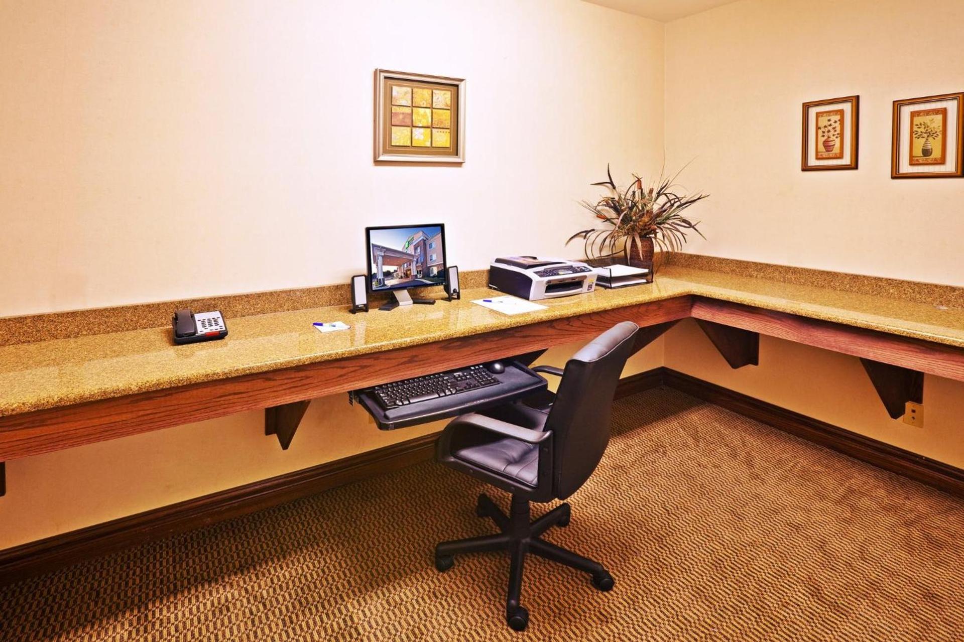 Quality Inn & Suites Bethany - Oklahoma City West photo 30