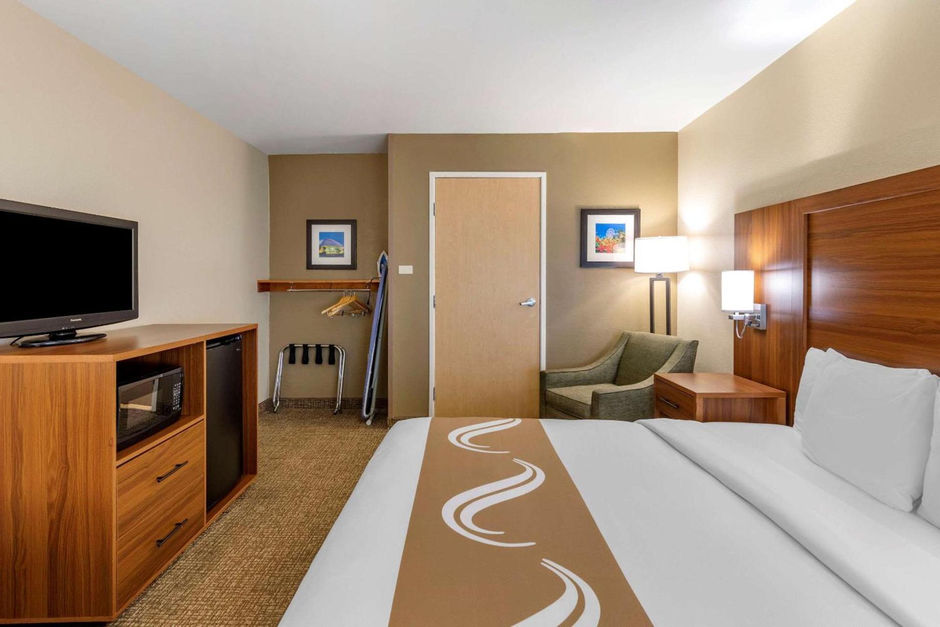 Quality Inn Placentia Anaheim Fullerton photo 10