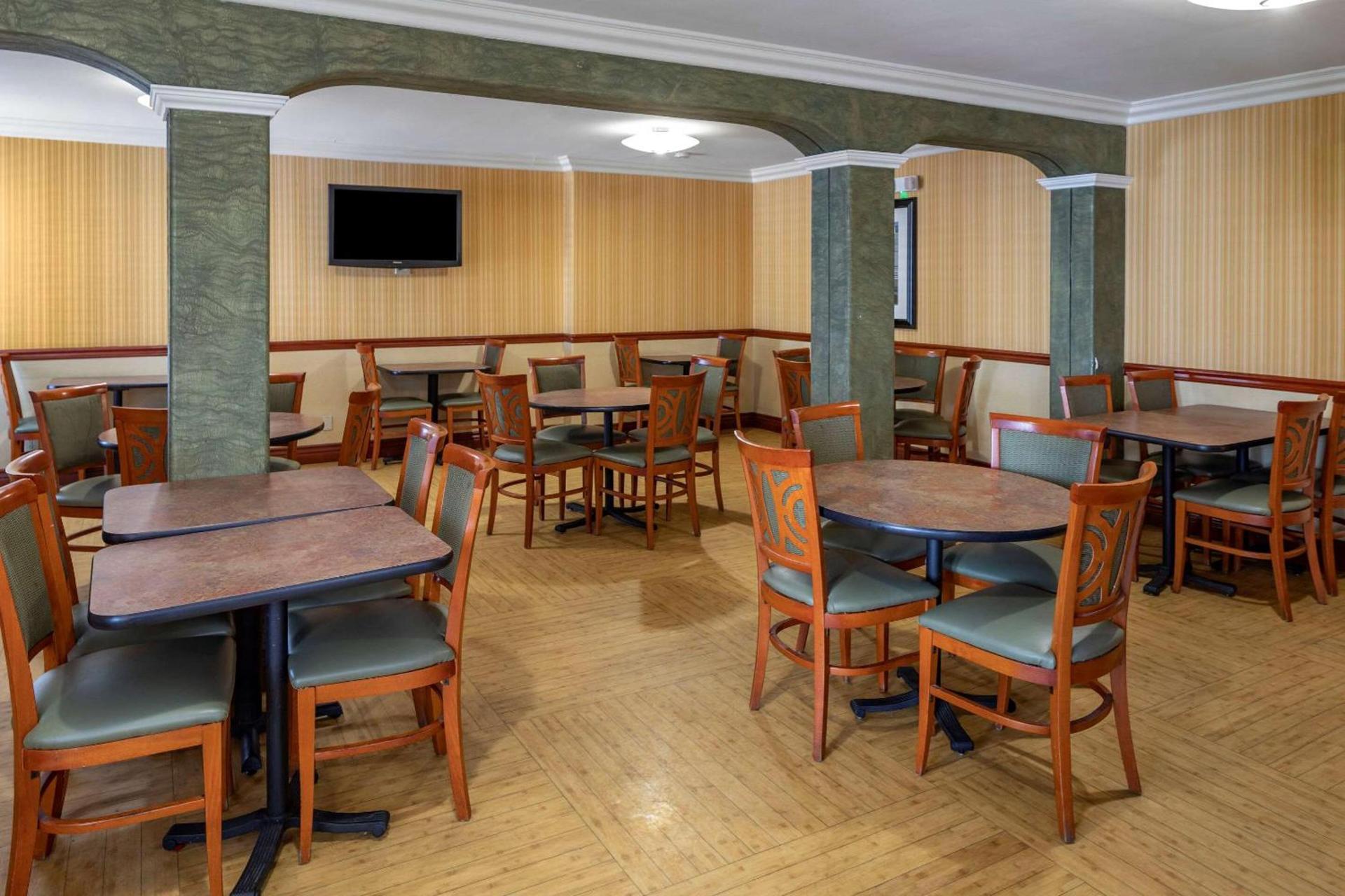 Quality Inn Placentia Anaheim Fullerton photo 29