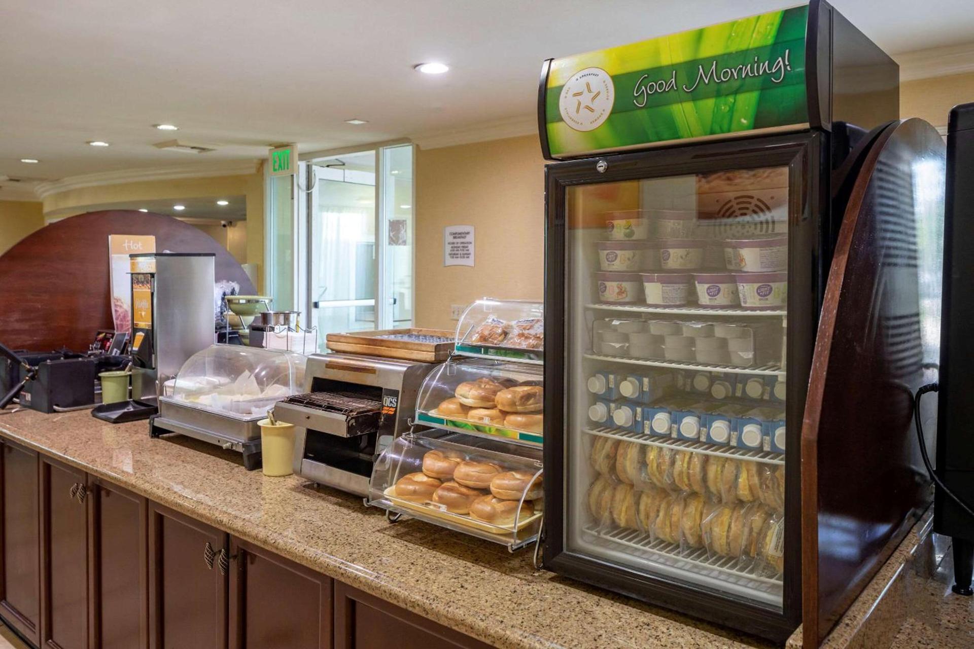 Quality Inn Placentia Anaheim Fullerton photo 26