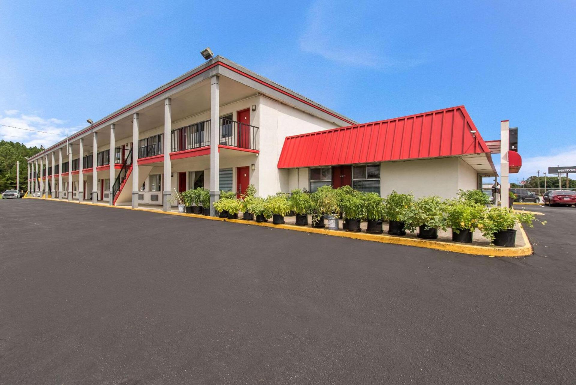 Econo Lodge Washington NC North photo 3