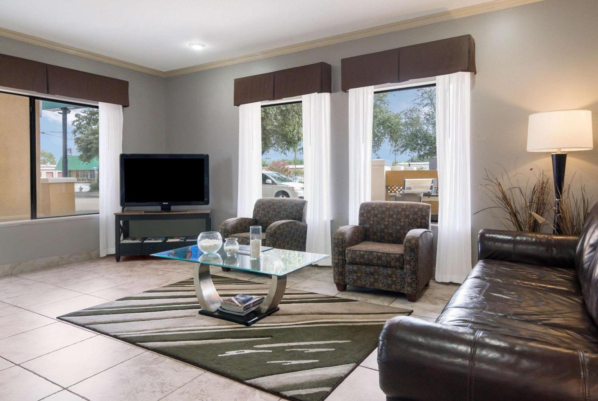 Quality Inn & Suites - Granbury photo 6