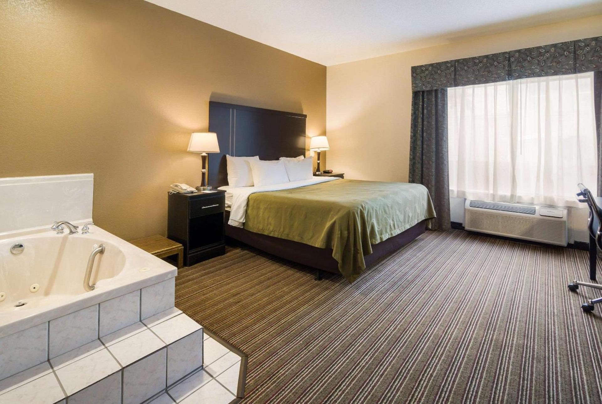 Quality Inn & Suites - Granbury photo 9