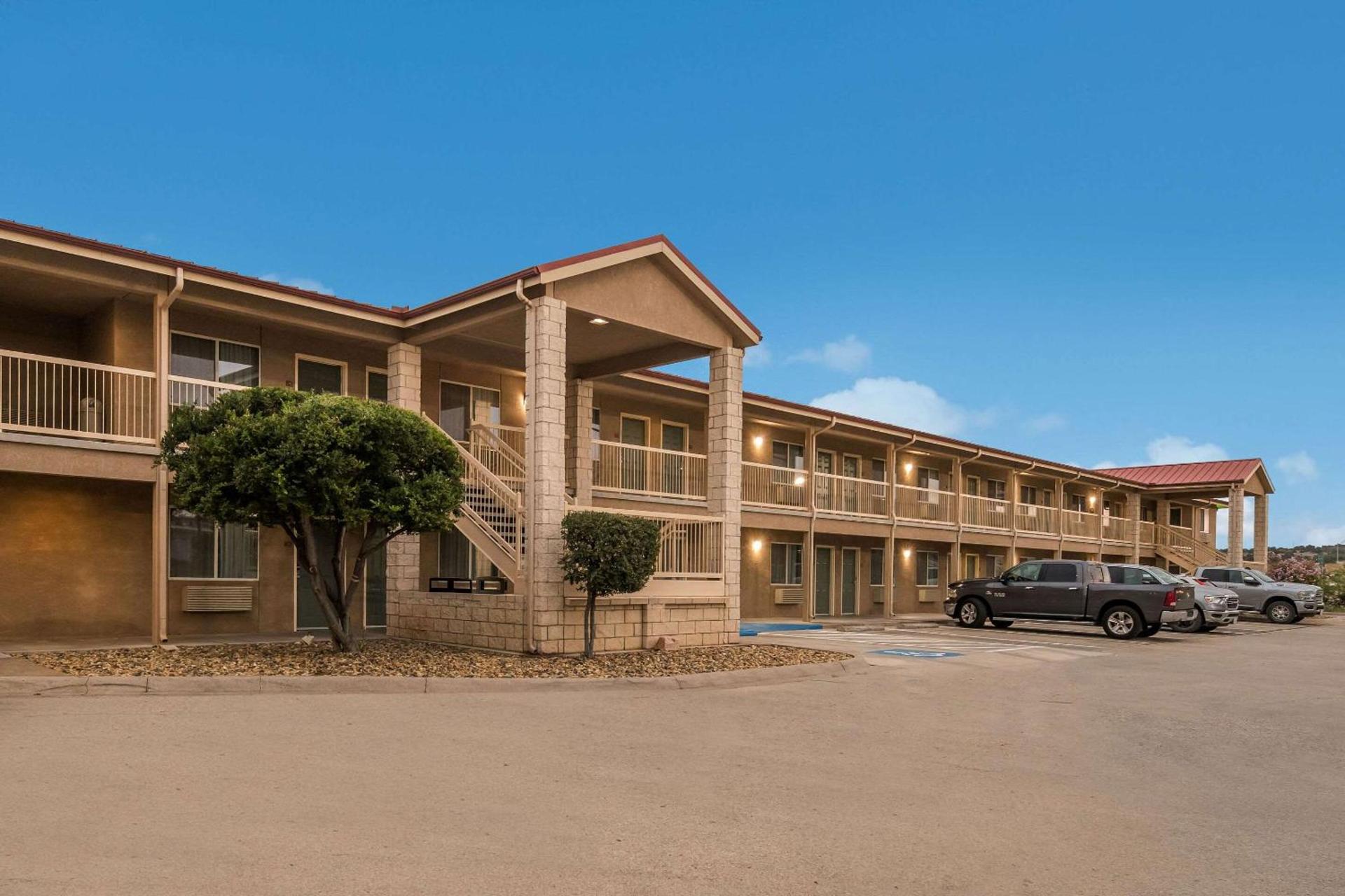 Quality Inn Sonora TX photo 5
