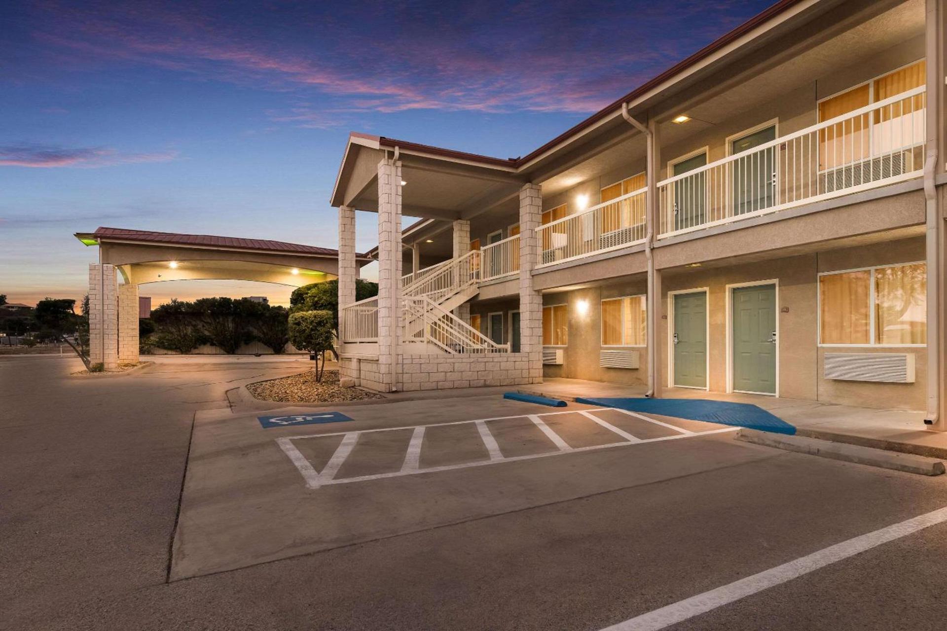 Quality Inn Sonora TX photo 7