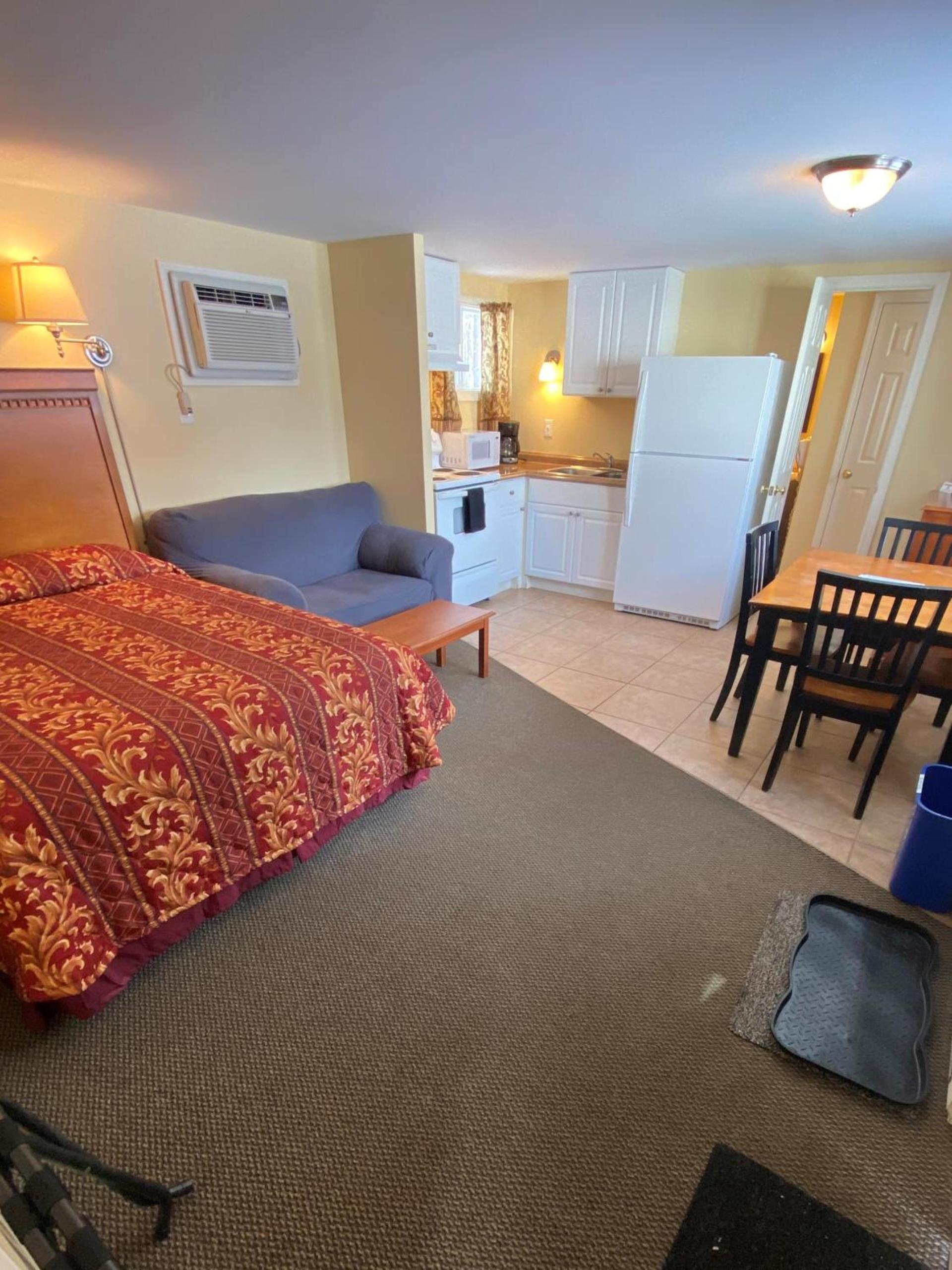 North Colony Motel and Cottages photo 26