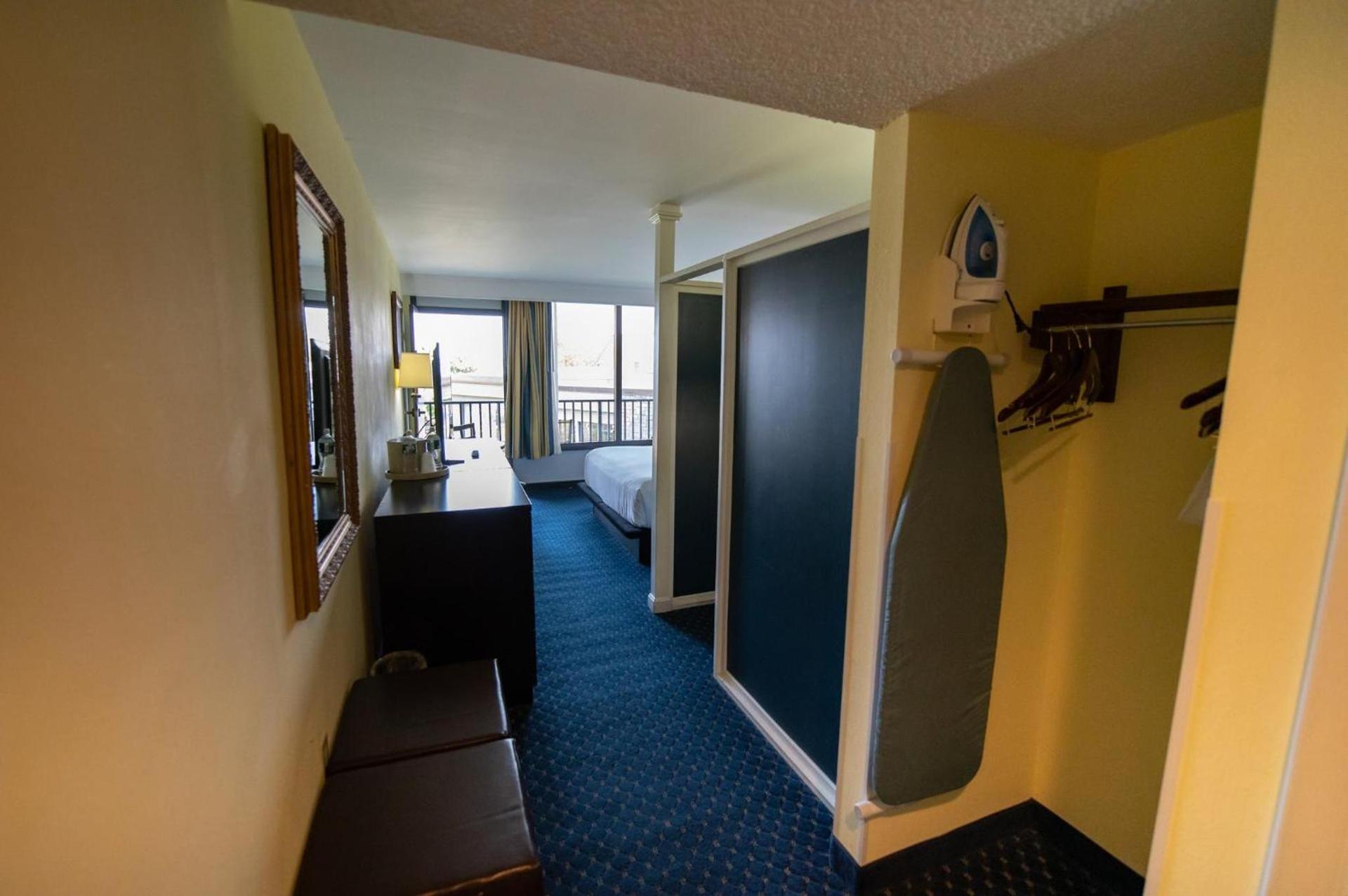 Holiday Inn Bar Harbor Regency Hotel by IHG photo 79