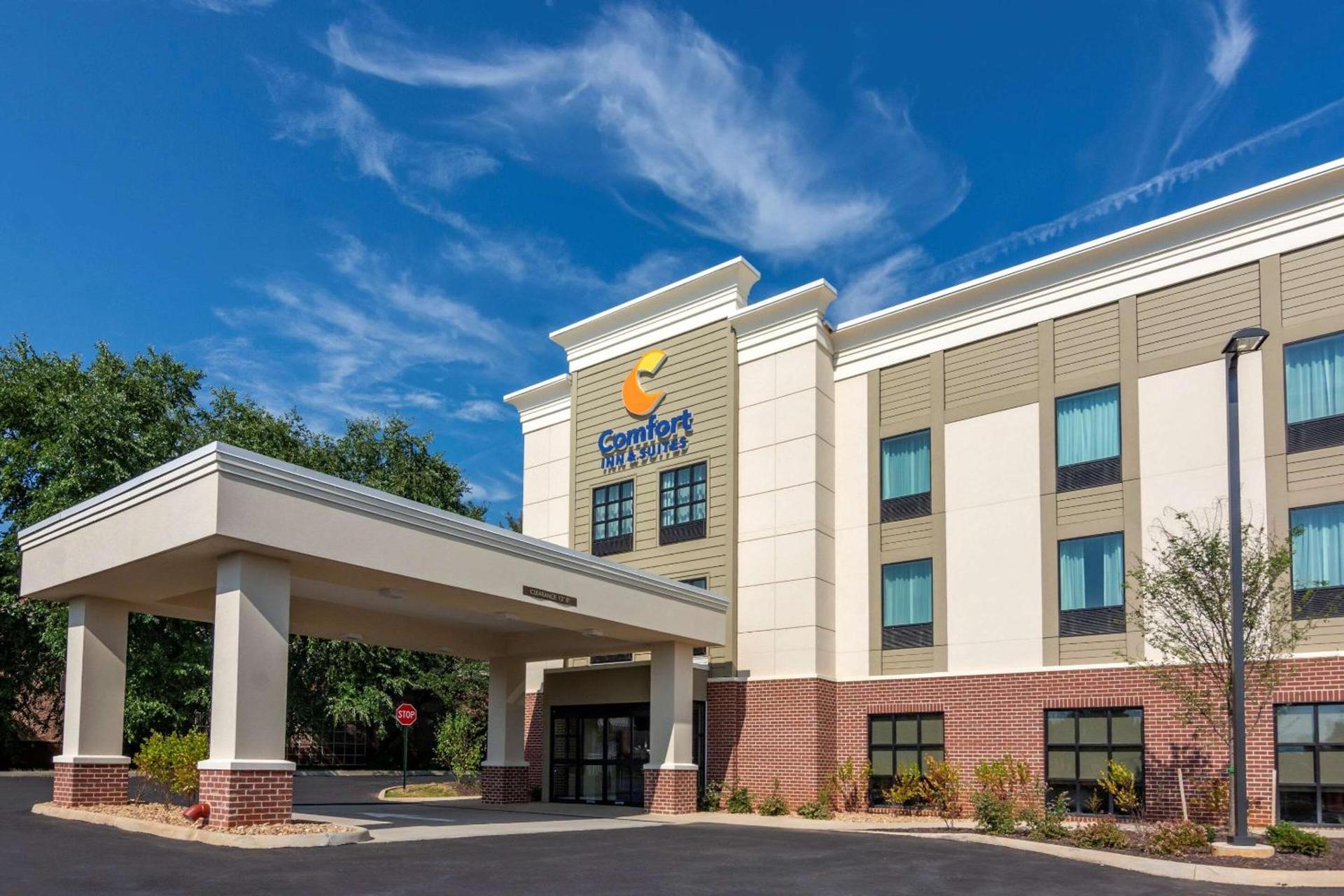Comfort Inn & Suites Charlottesville Hollymead Town Center photo 2