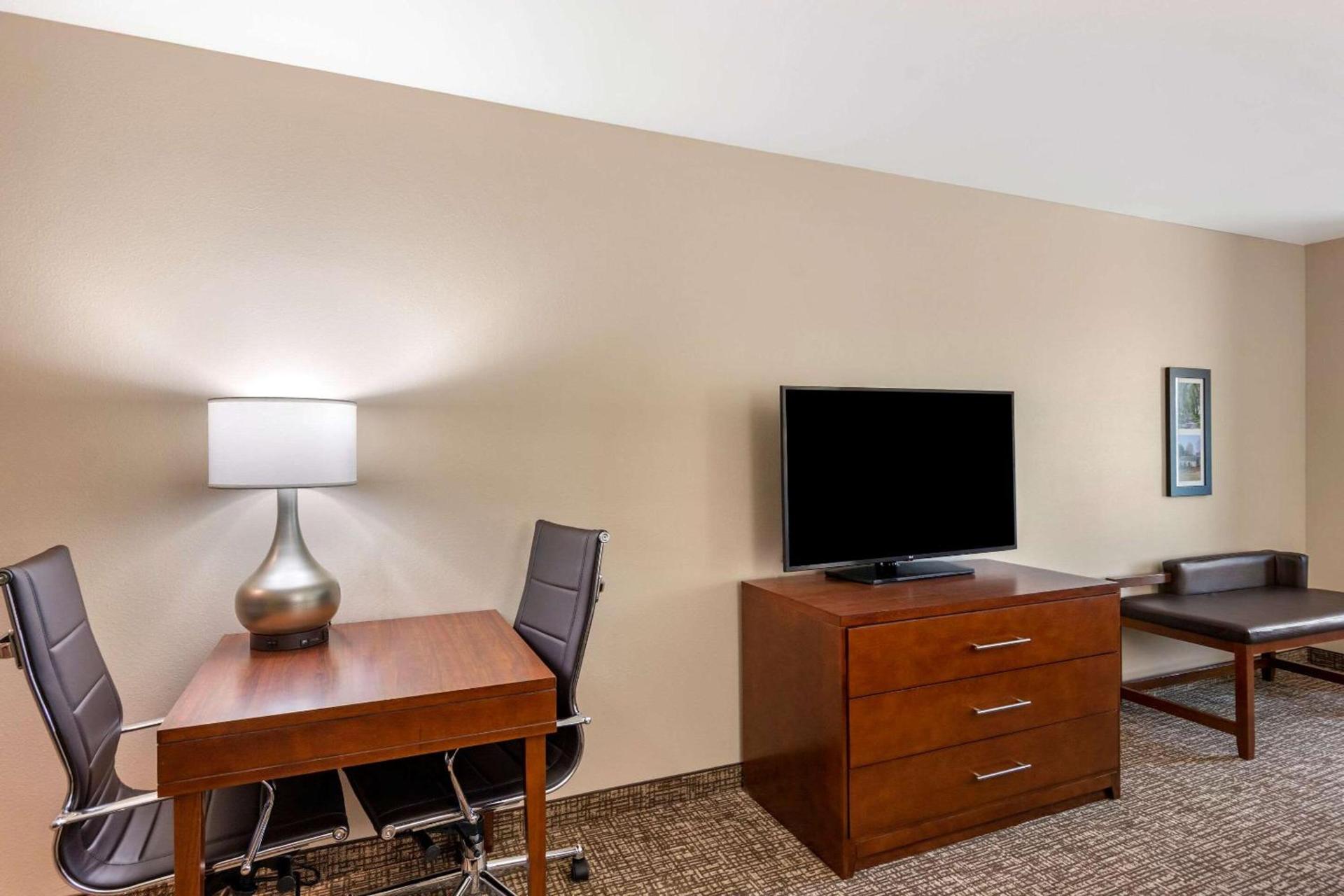 Comfort Inn & Suites Charlottesville Hollymead Town Center photo 17