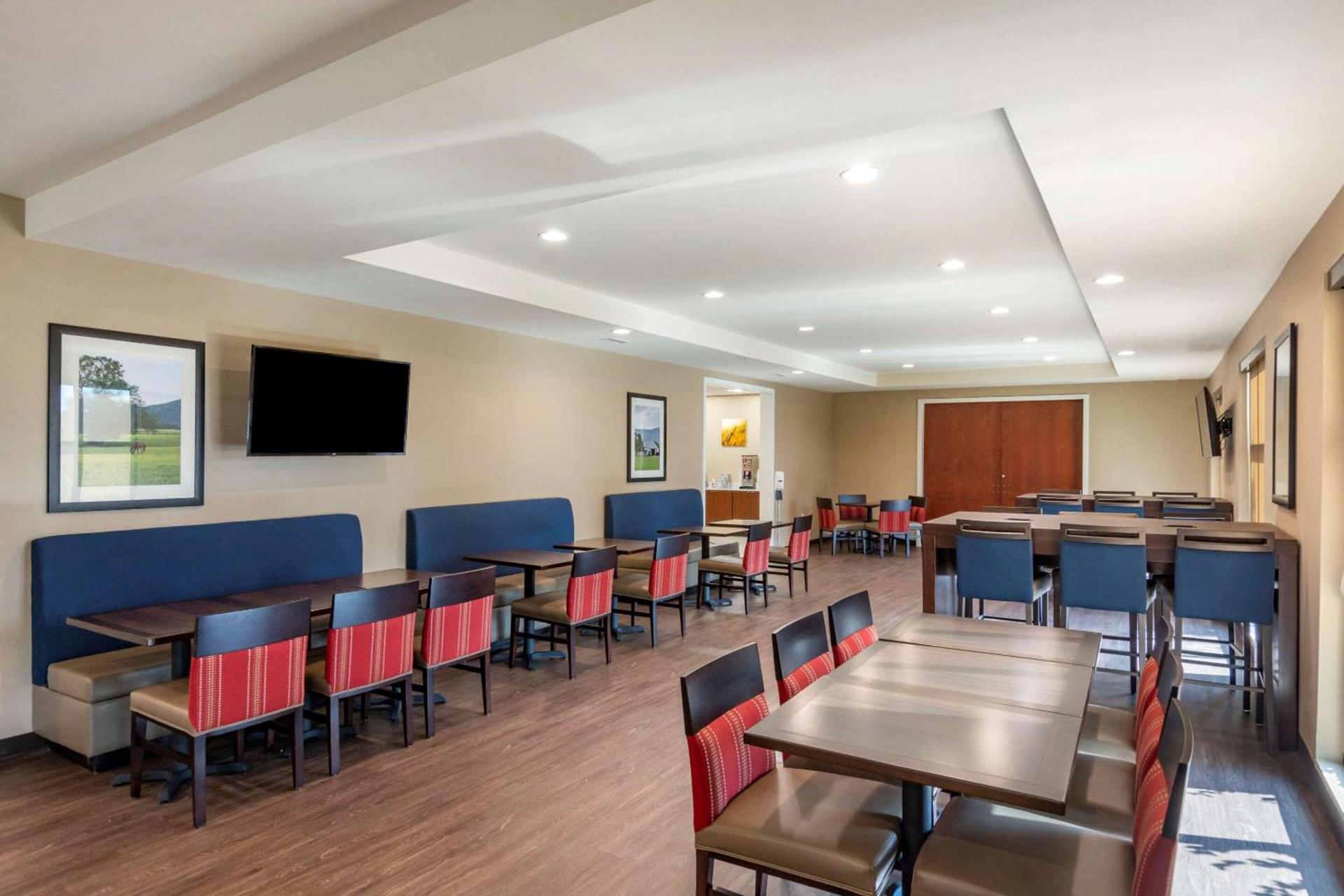 Comfort Inn & Suites Charlottesville Hollymead Town Center photo 25