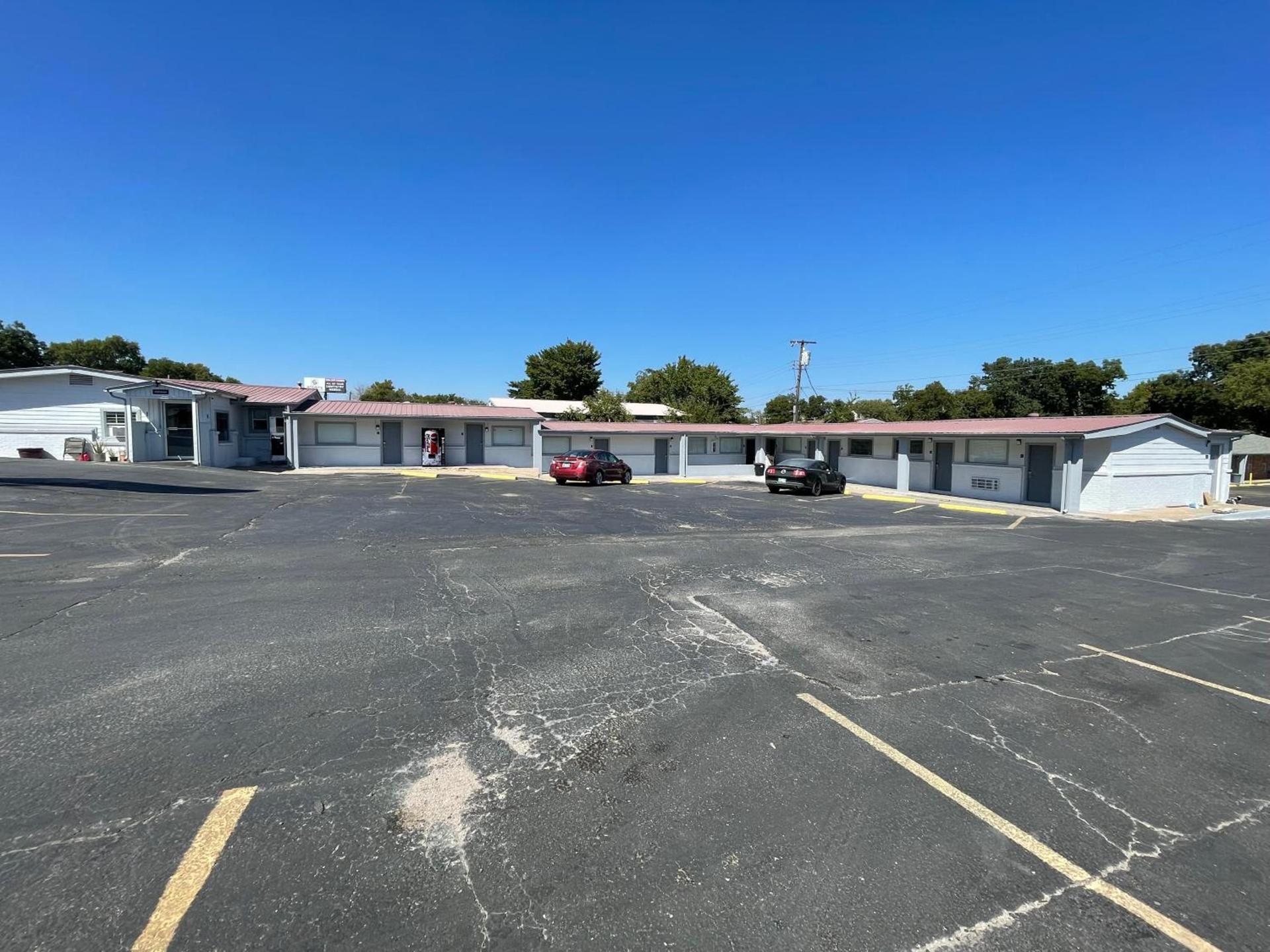 Budget Inn Madill photo 2