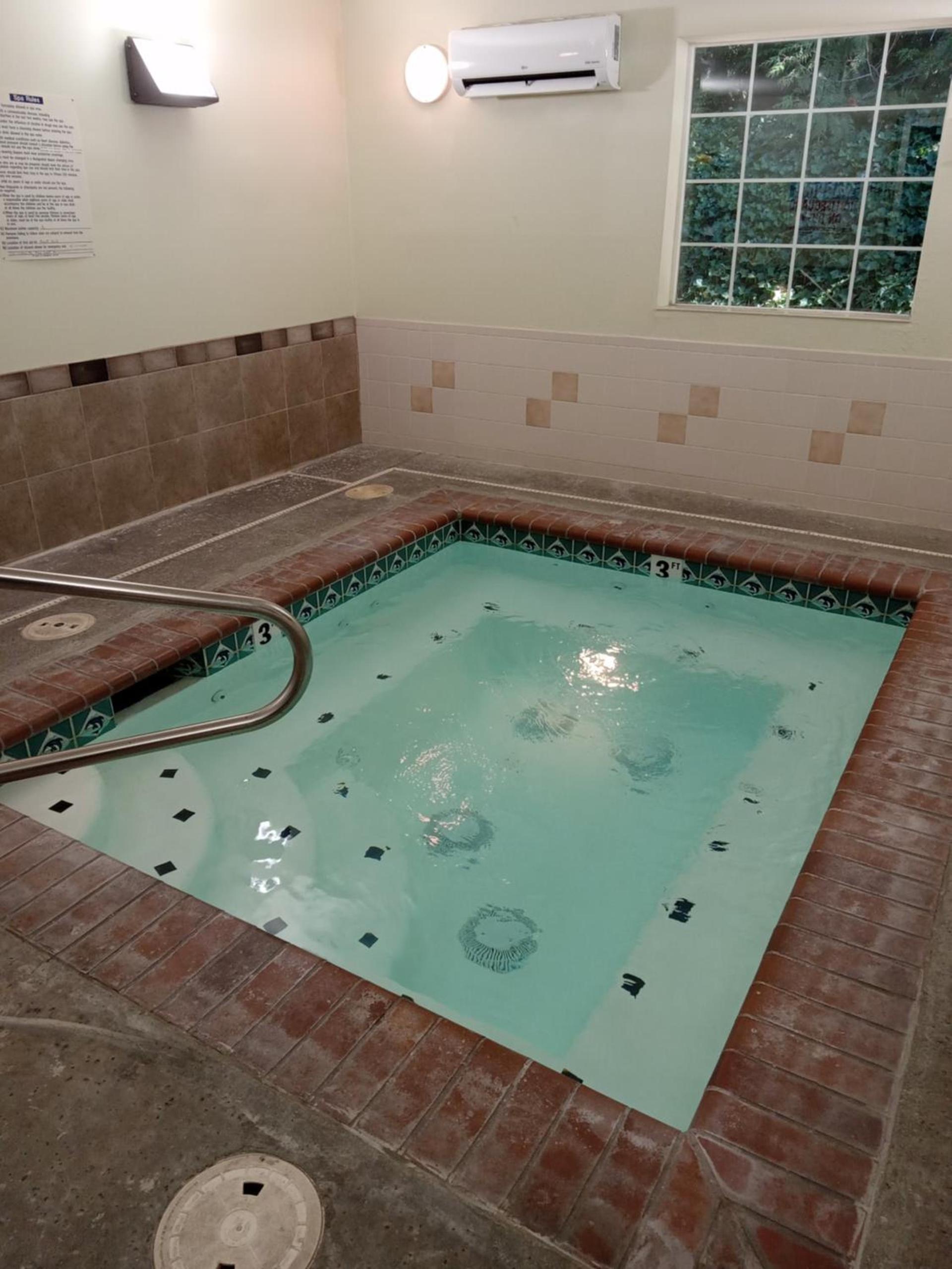 Quality Inn Port Orchard photo 20