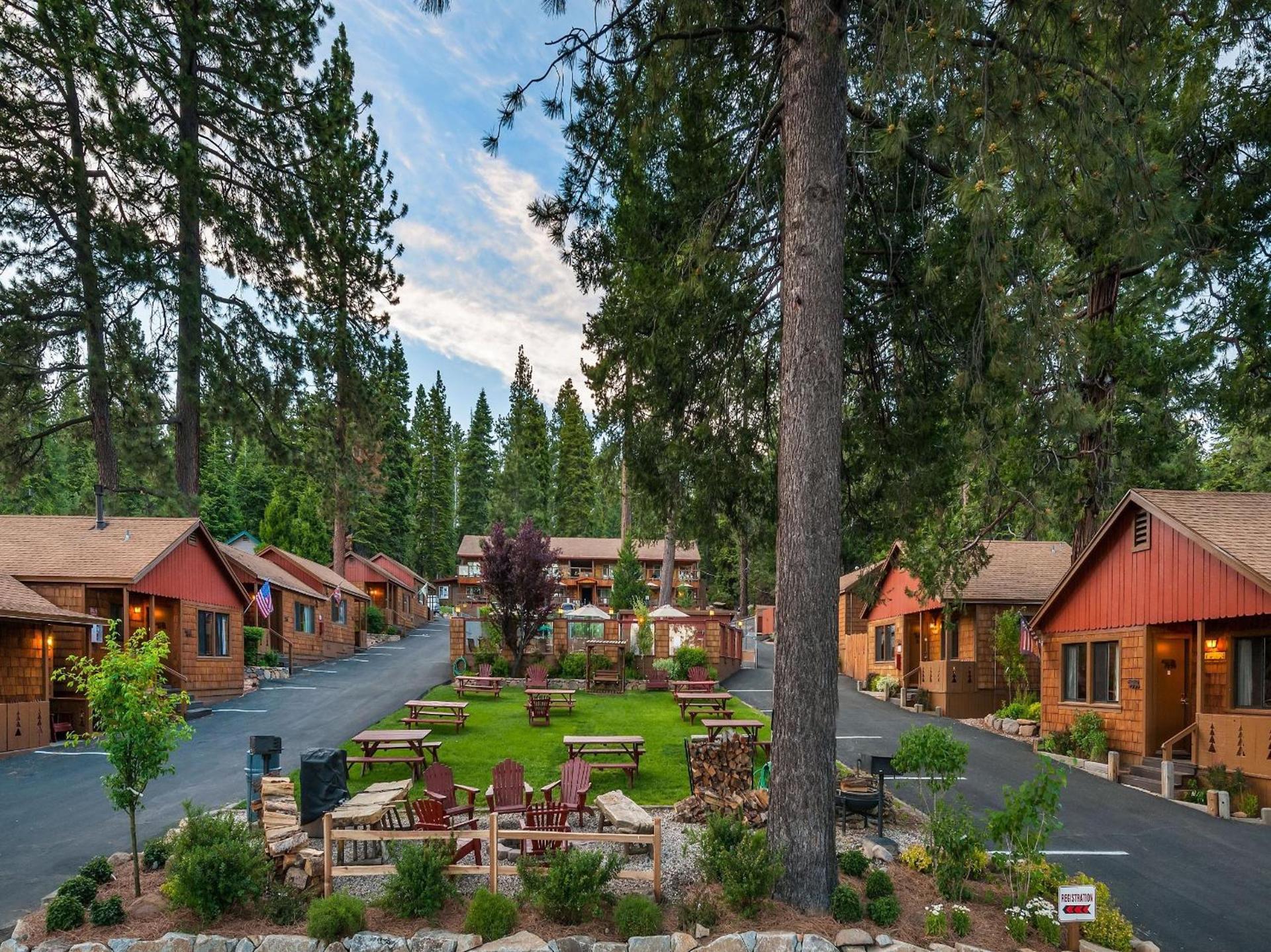 Cedar Glen Lodge photo 4