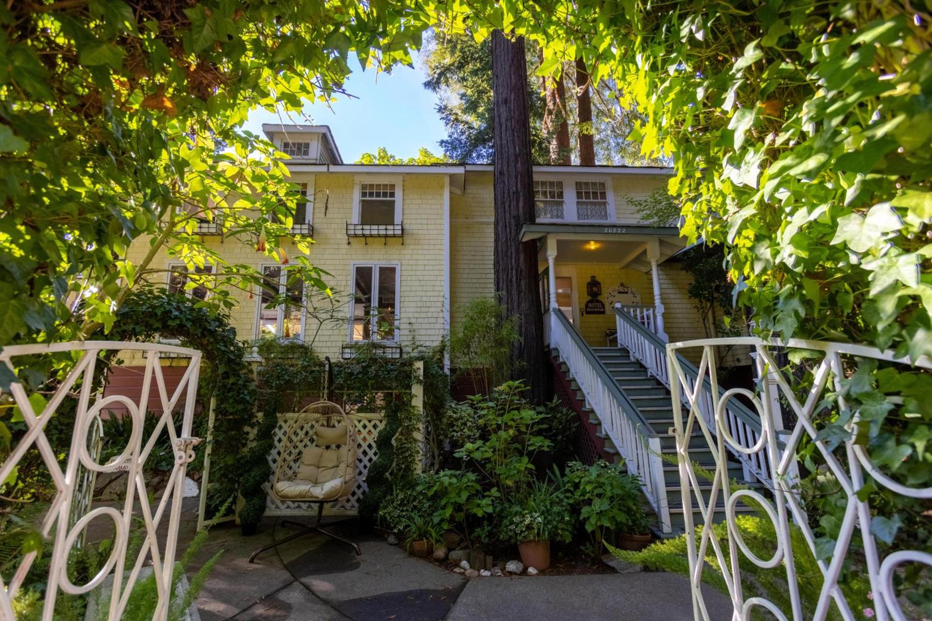 Boho Manor photo 17