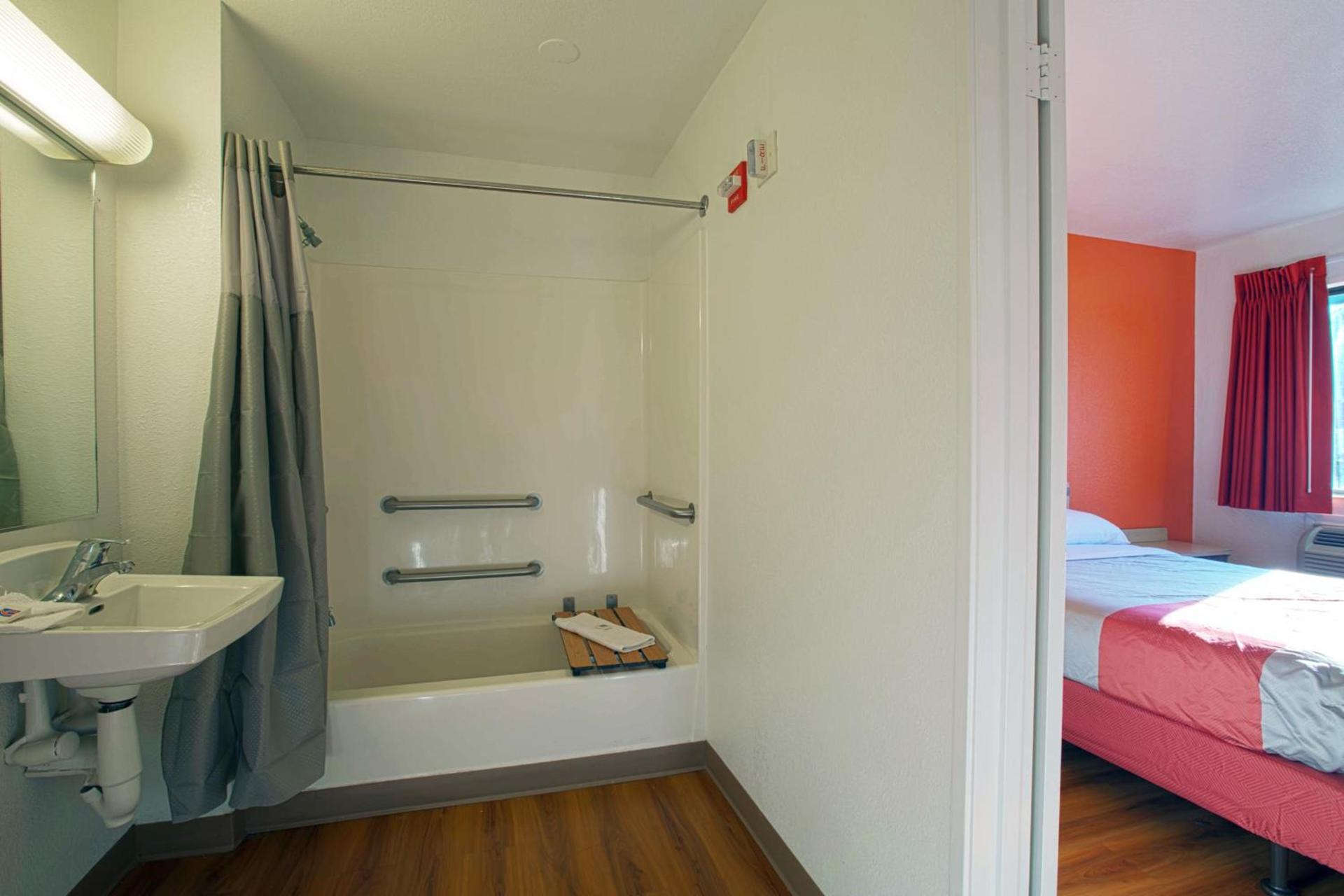North Charleston Lodge photo 19