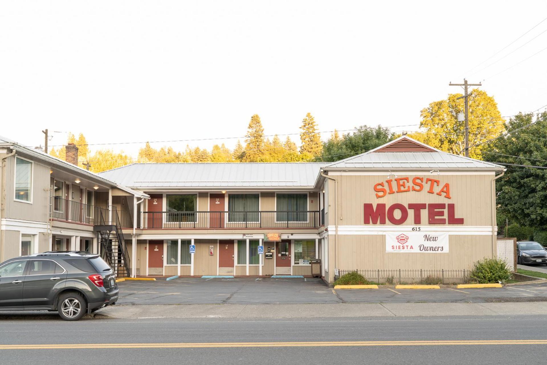Siesta Motel Colfax WA photo 1