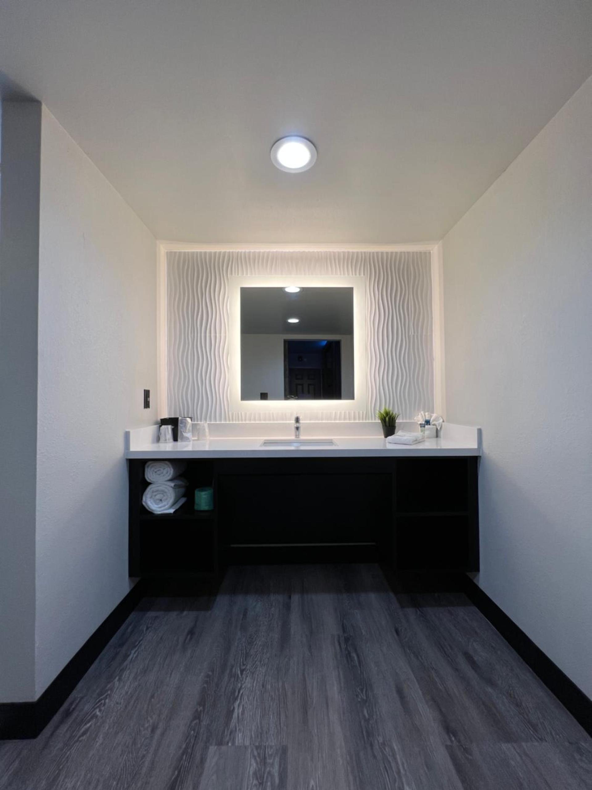 Imperial Suites, Adults Only photo 60
