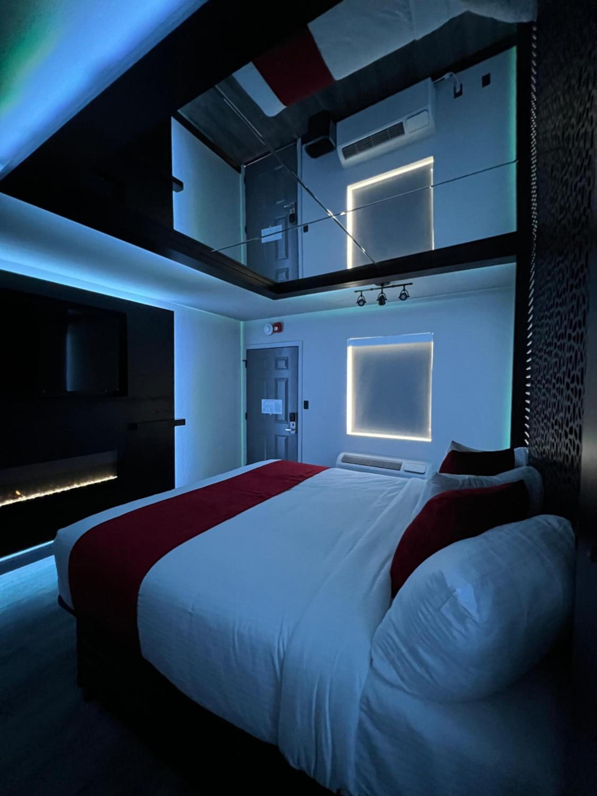 Imperial Suites, Adults Only photo 52