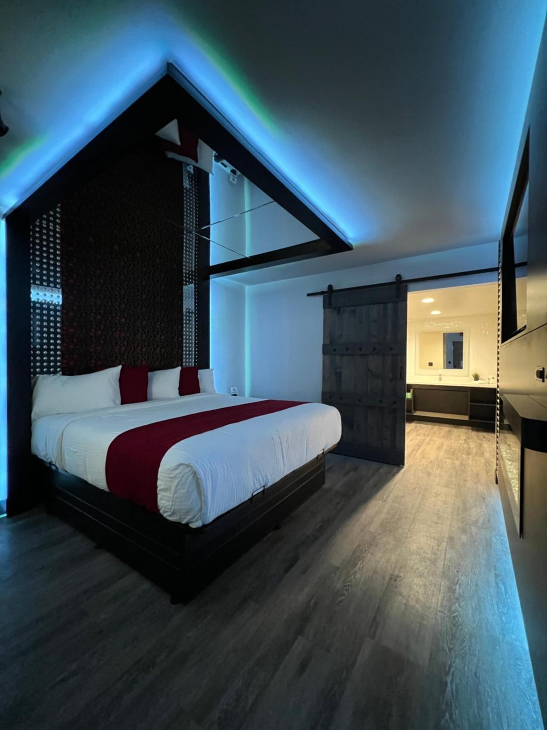 Imperial Suites, Adults Only photo 57
