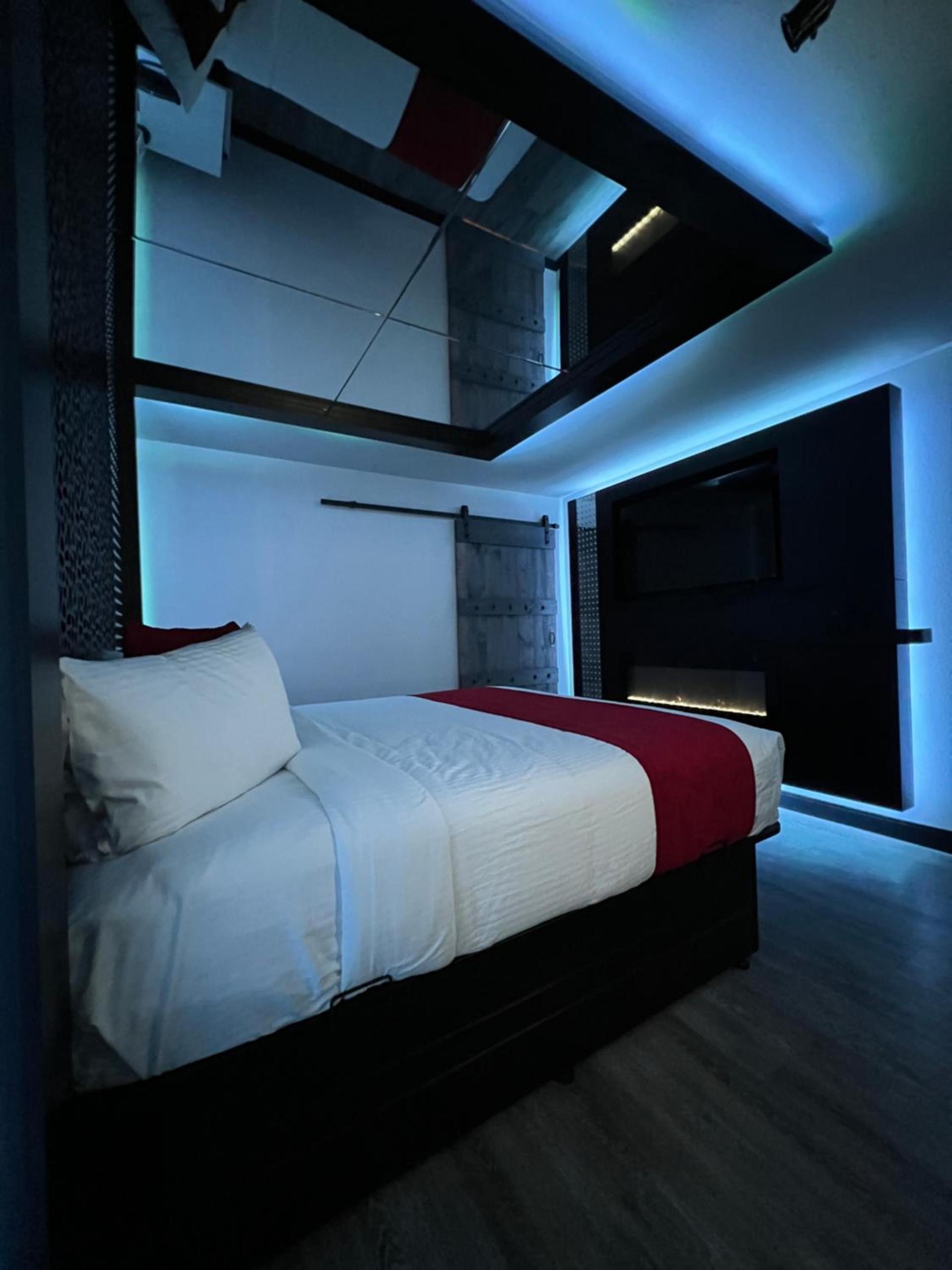 Imperial Suites, Adults Only photo 59