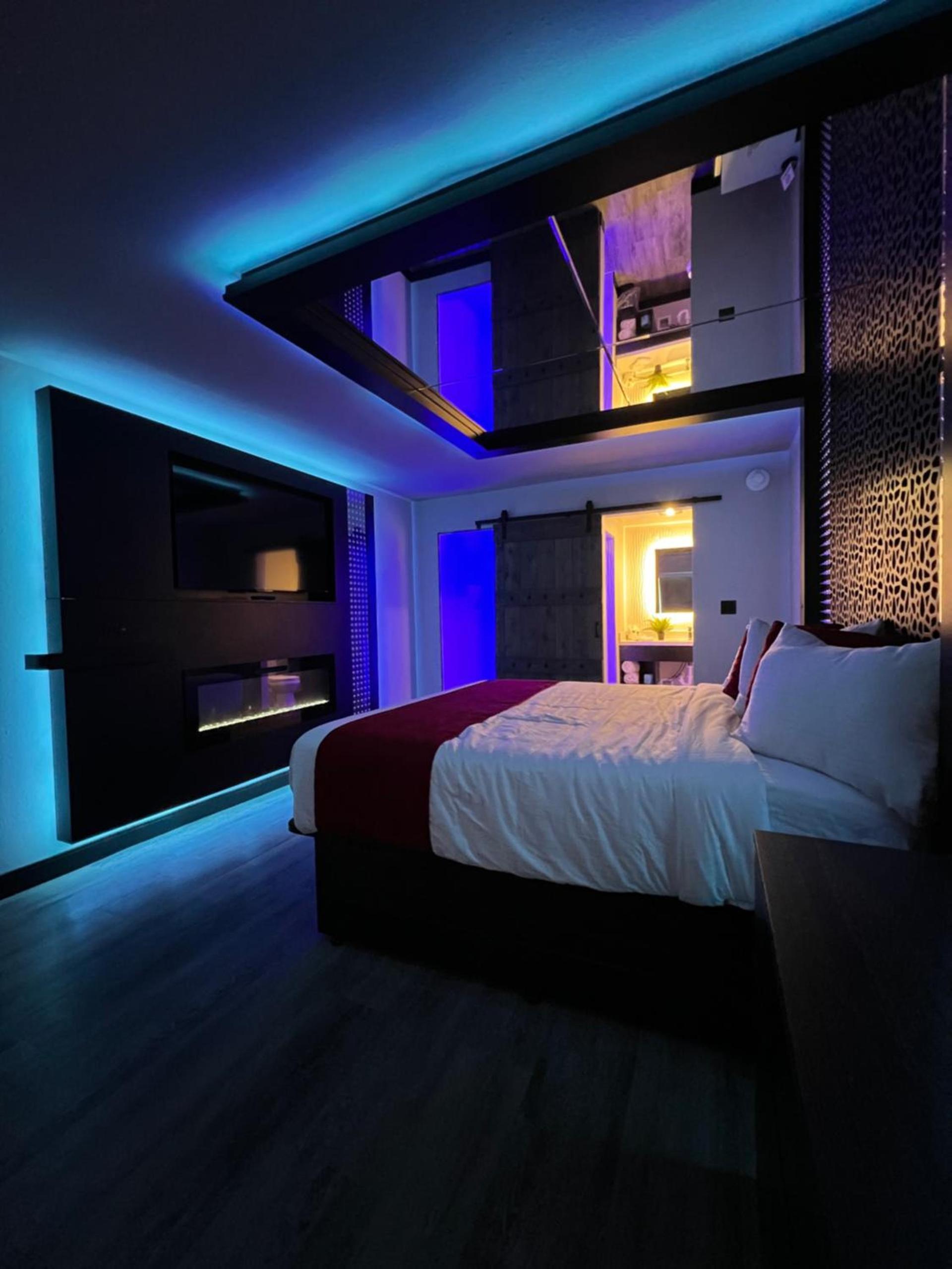 Imperial Suites, Adults Only photo 37