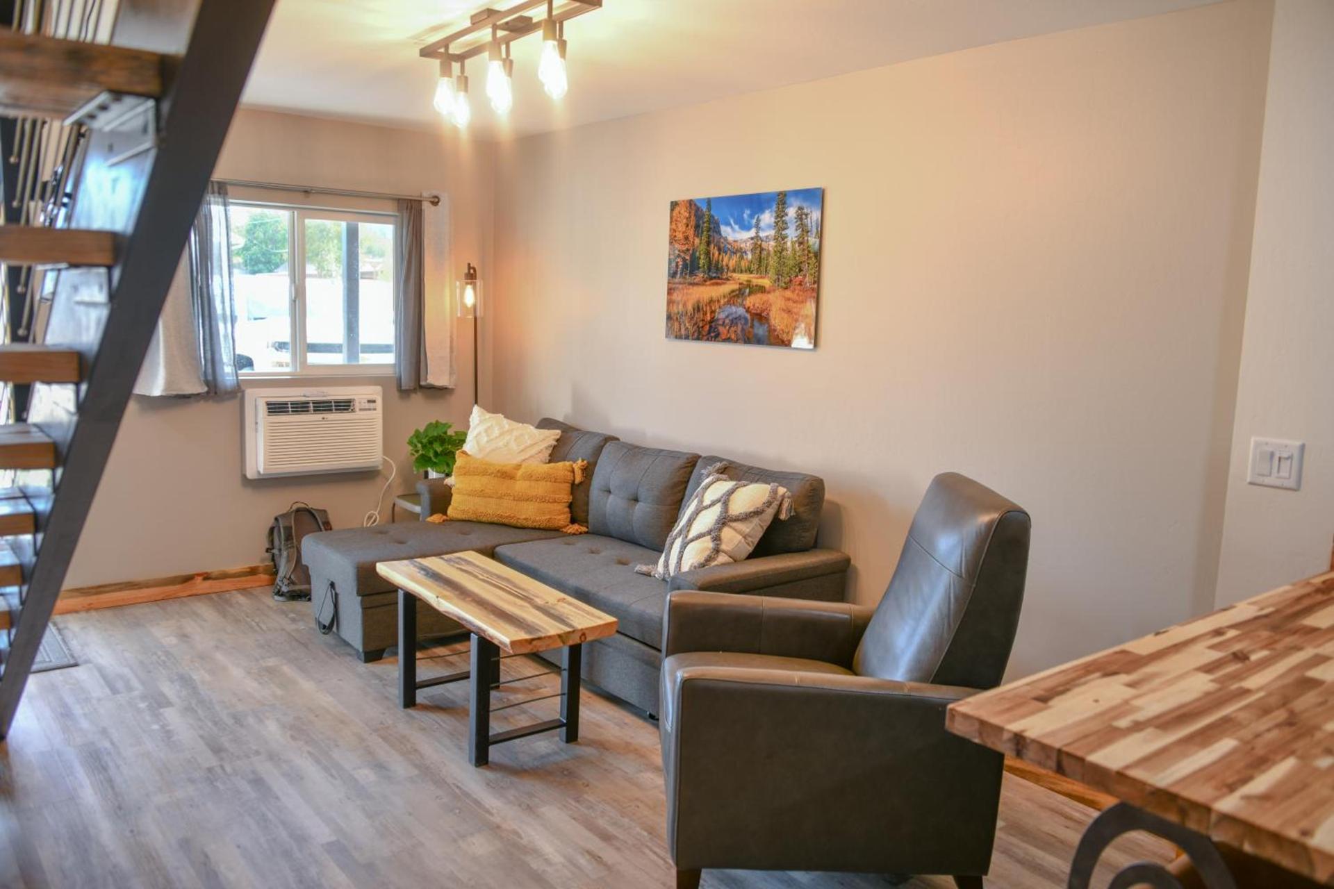 The Darmont Hotel and Suites photo 2