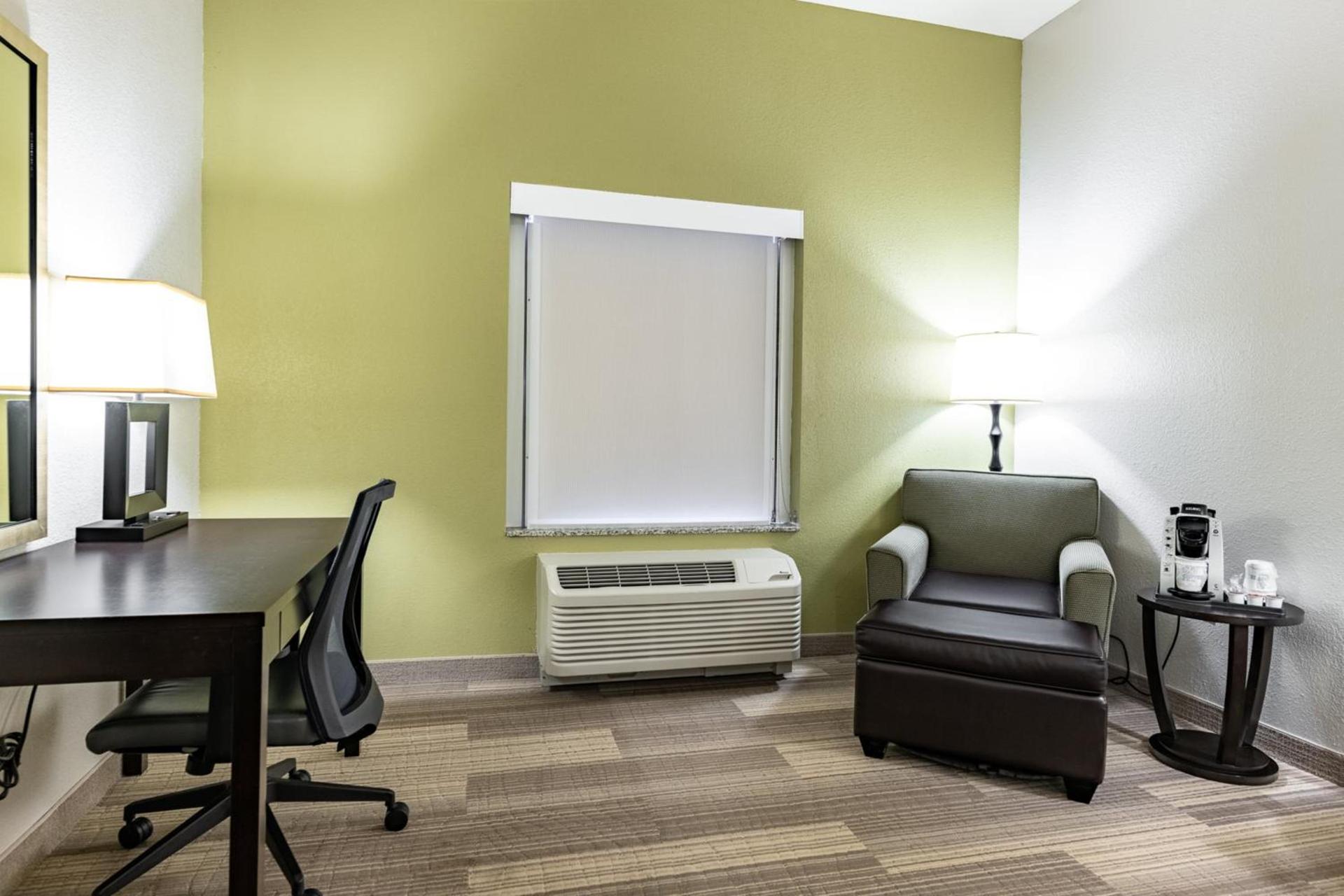 Holiday Inn Express & Suites Ironton by IHG photo 63