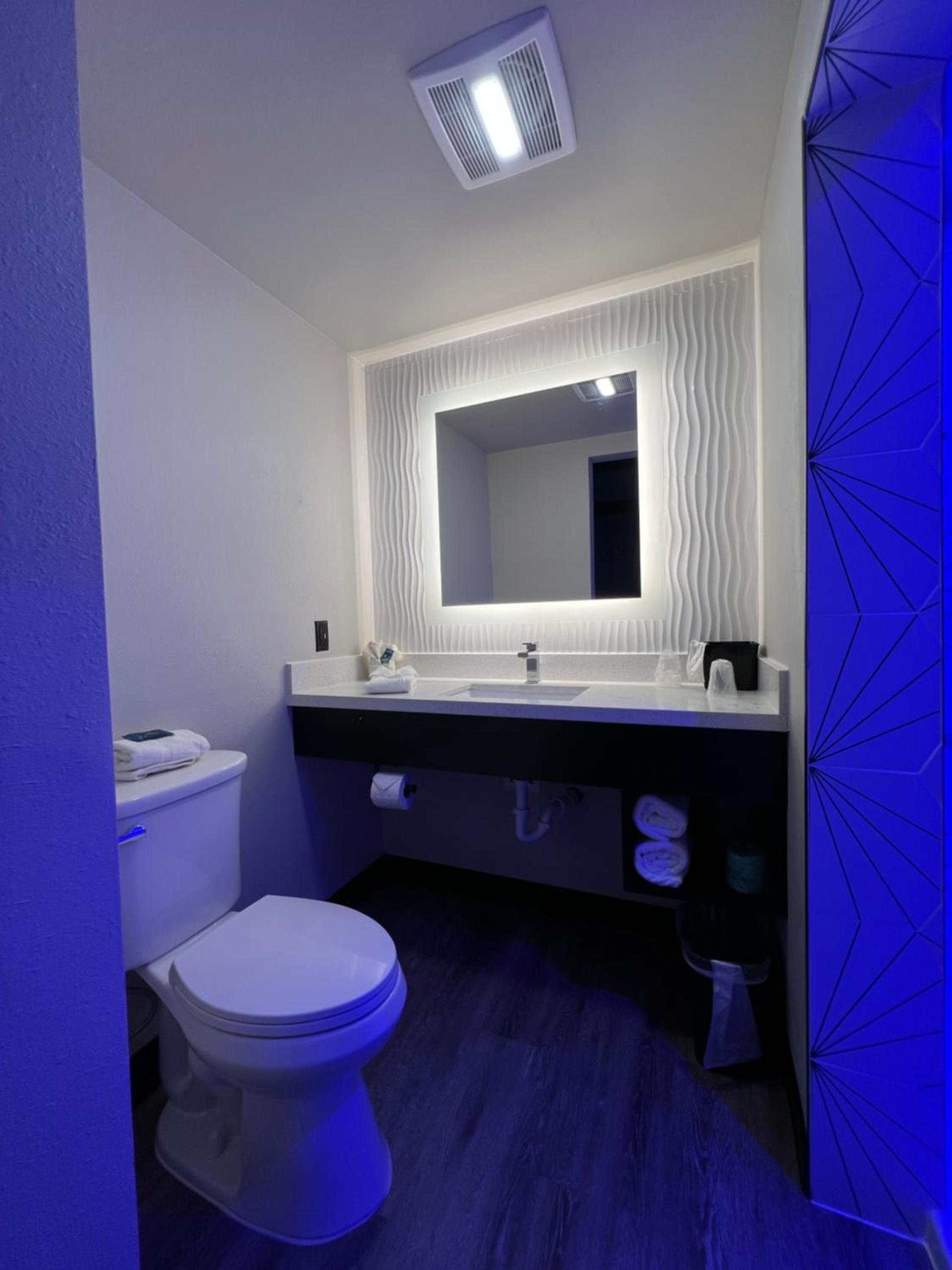 Imperial Suites, Adults Only photo 43