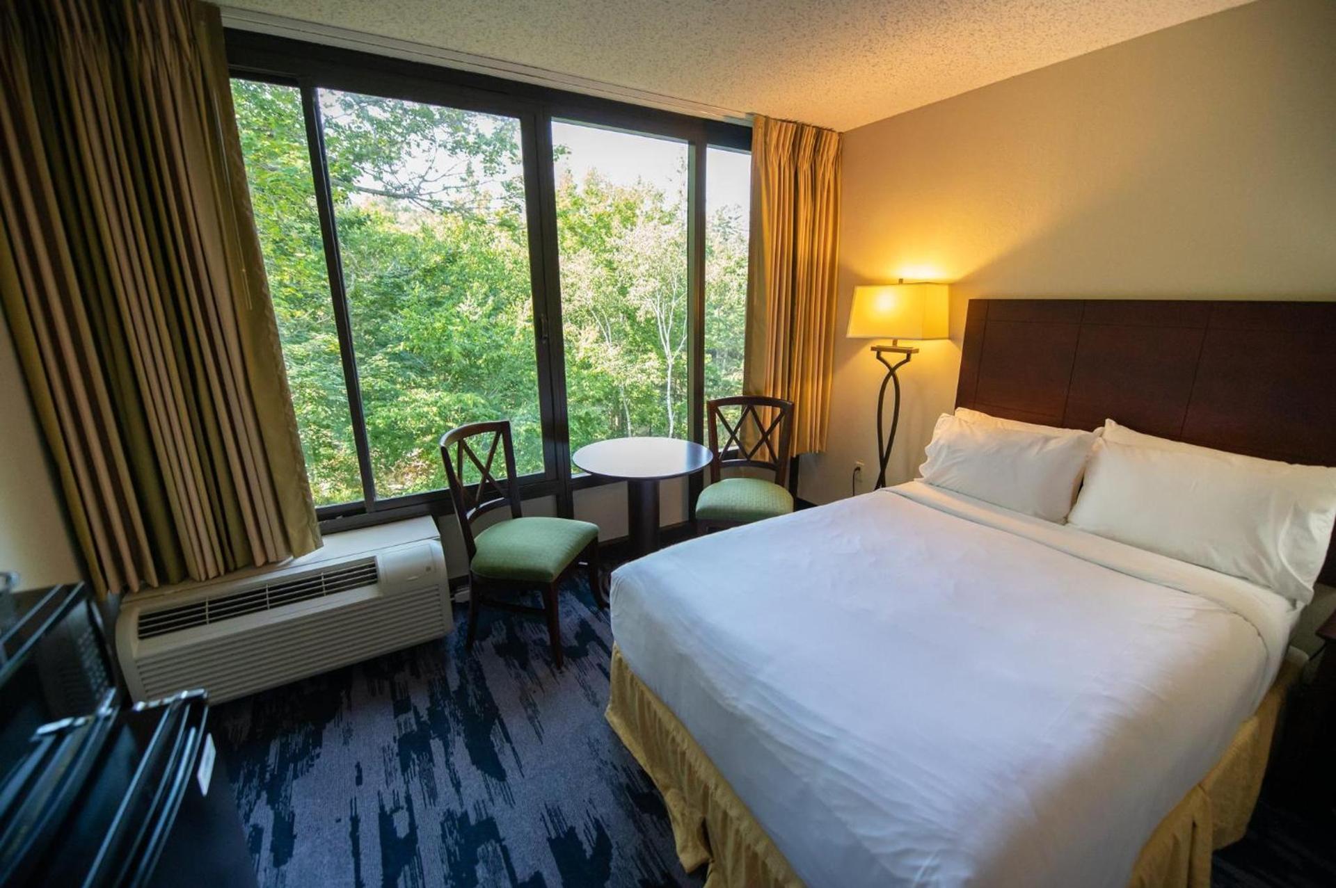 Holiday Inn Bar Harbor Regency Hotel by IHG photo 69