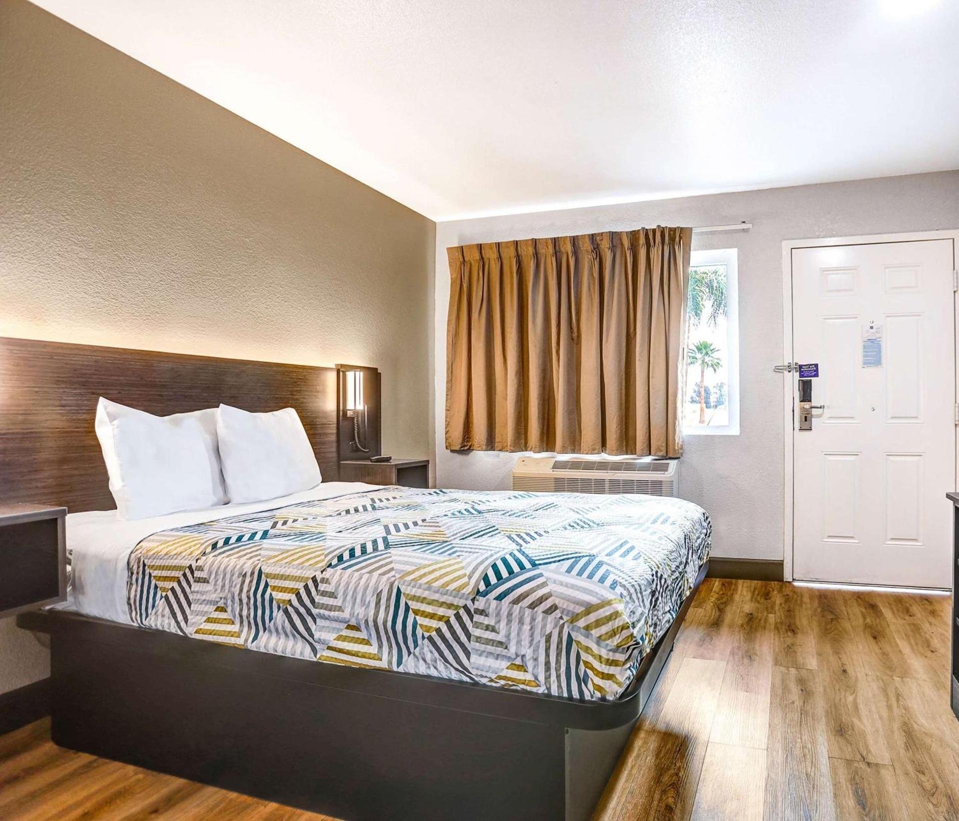 Motel 6-San Bernardino, CA - South photo 15