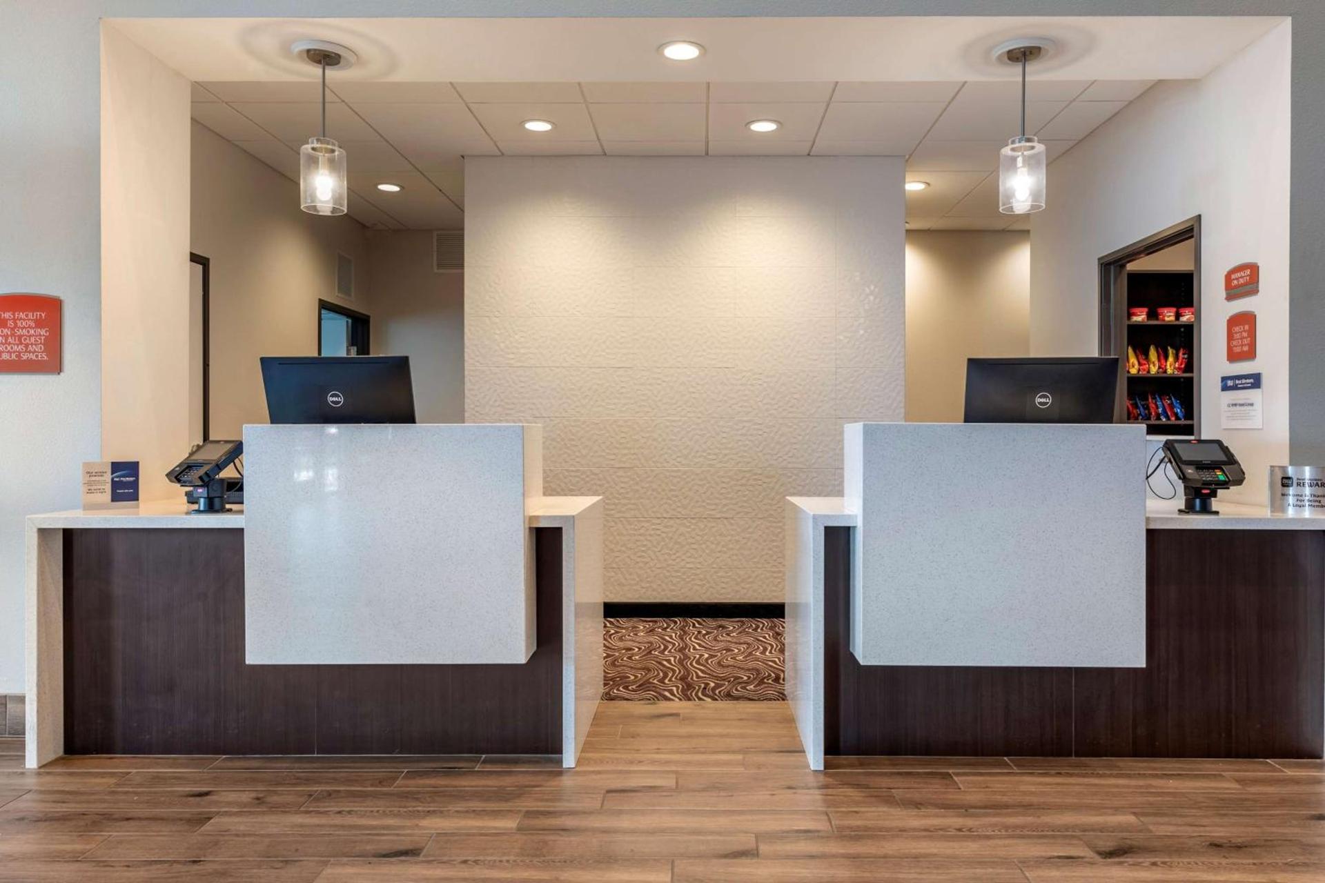 Best Western Plus Coachella Valley Inn & Suites photo 2