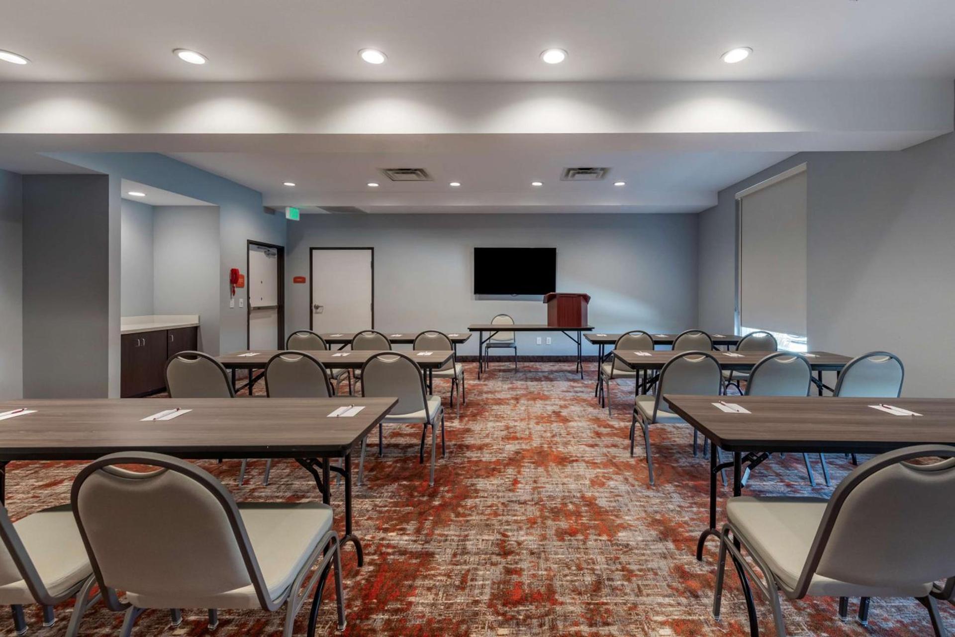 Best Western Plus Coachella Valley Inn & Suites photo 13