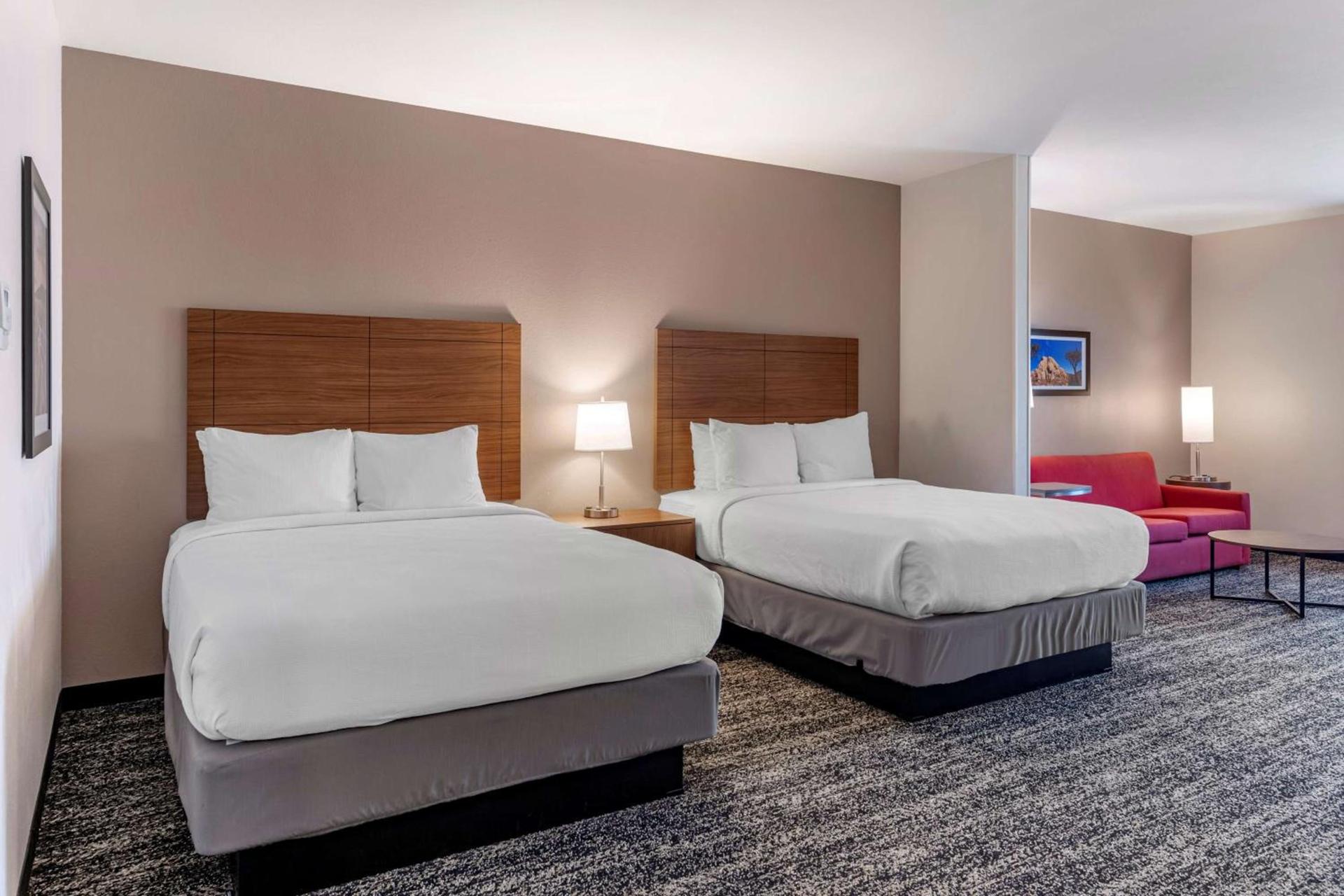 Best Western Plus Coachella Valley Inn & Suites photo 9