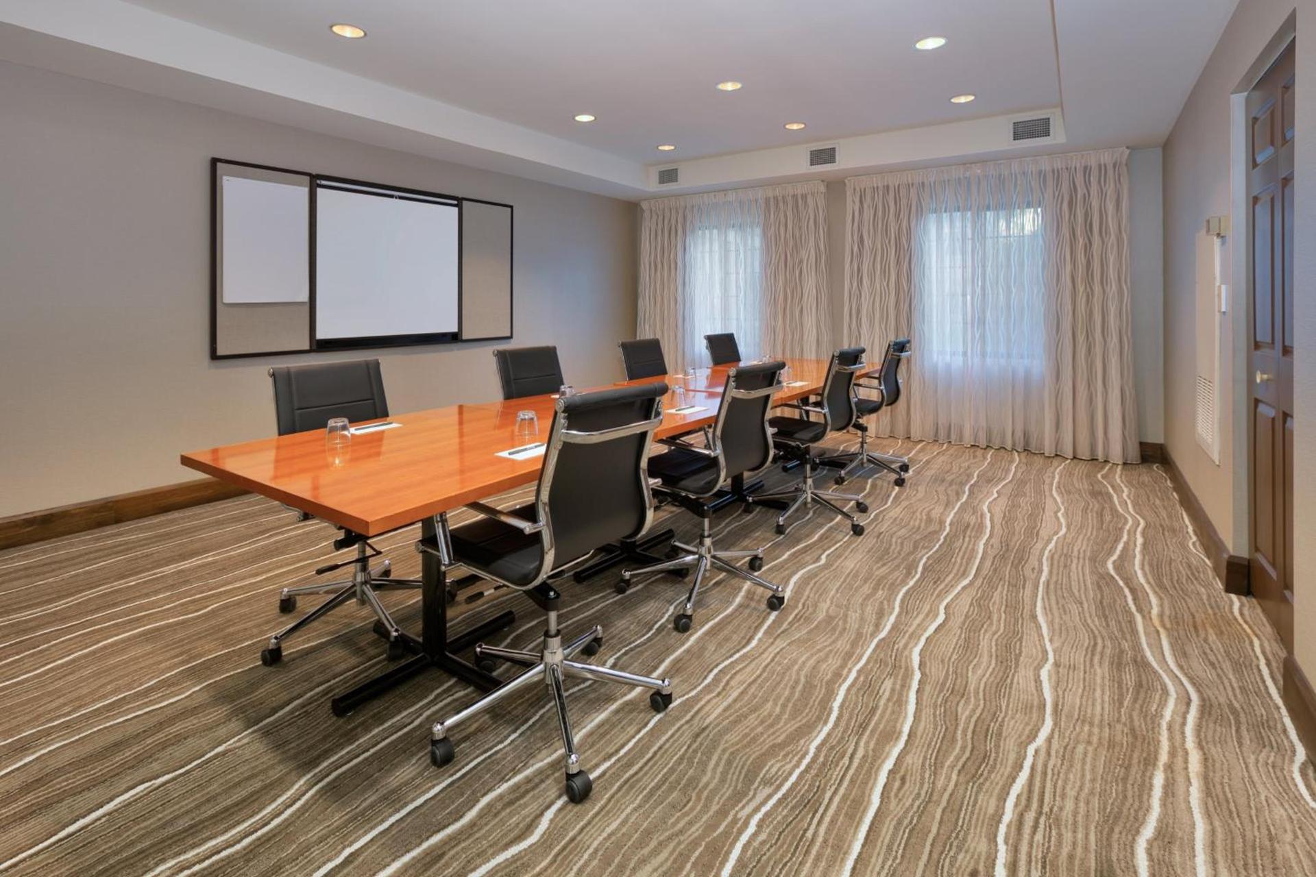 Staybridge Suites Corning by IHG photo 37
