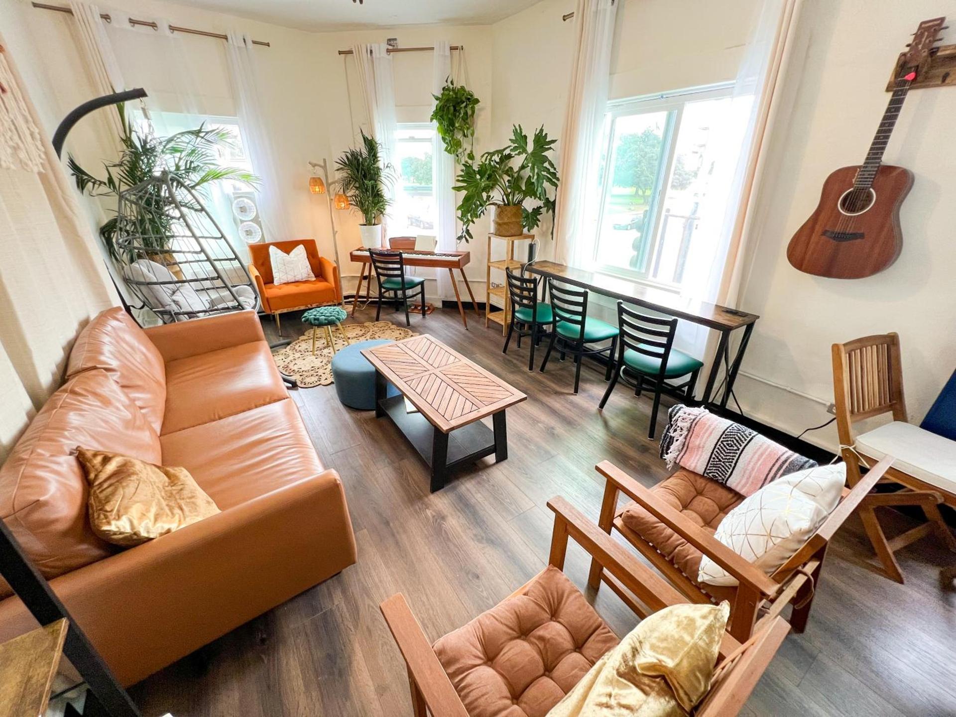 ITH San Diego Mission Beach Backpacker Hostel photo 44