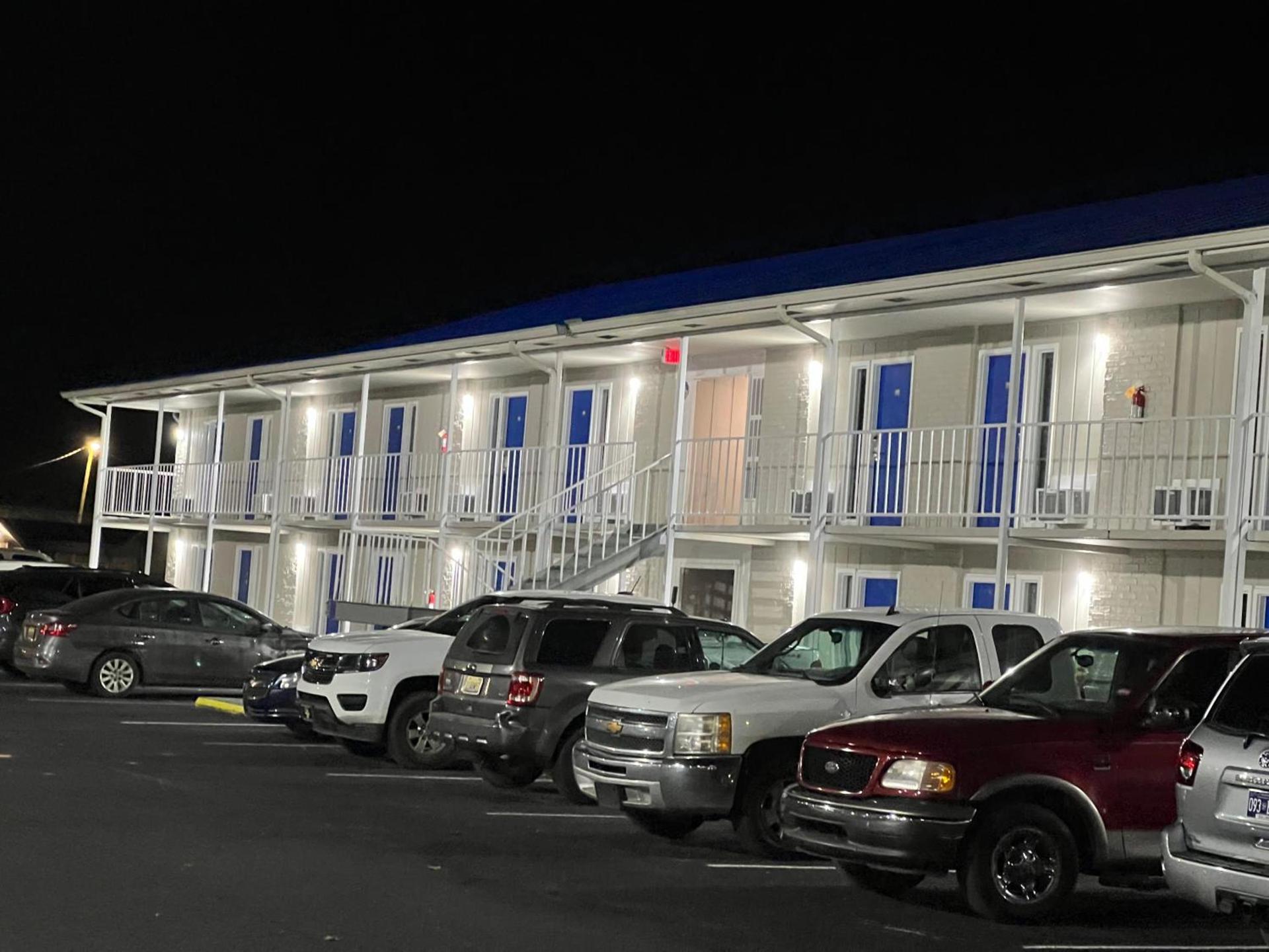Towne inn photo 98