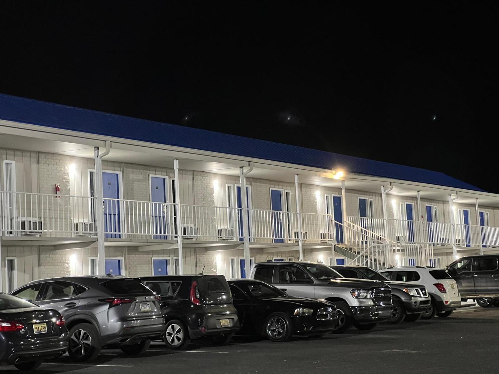Towne inn photo 96