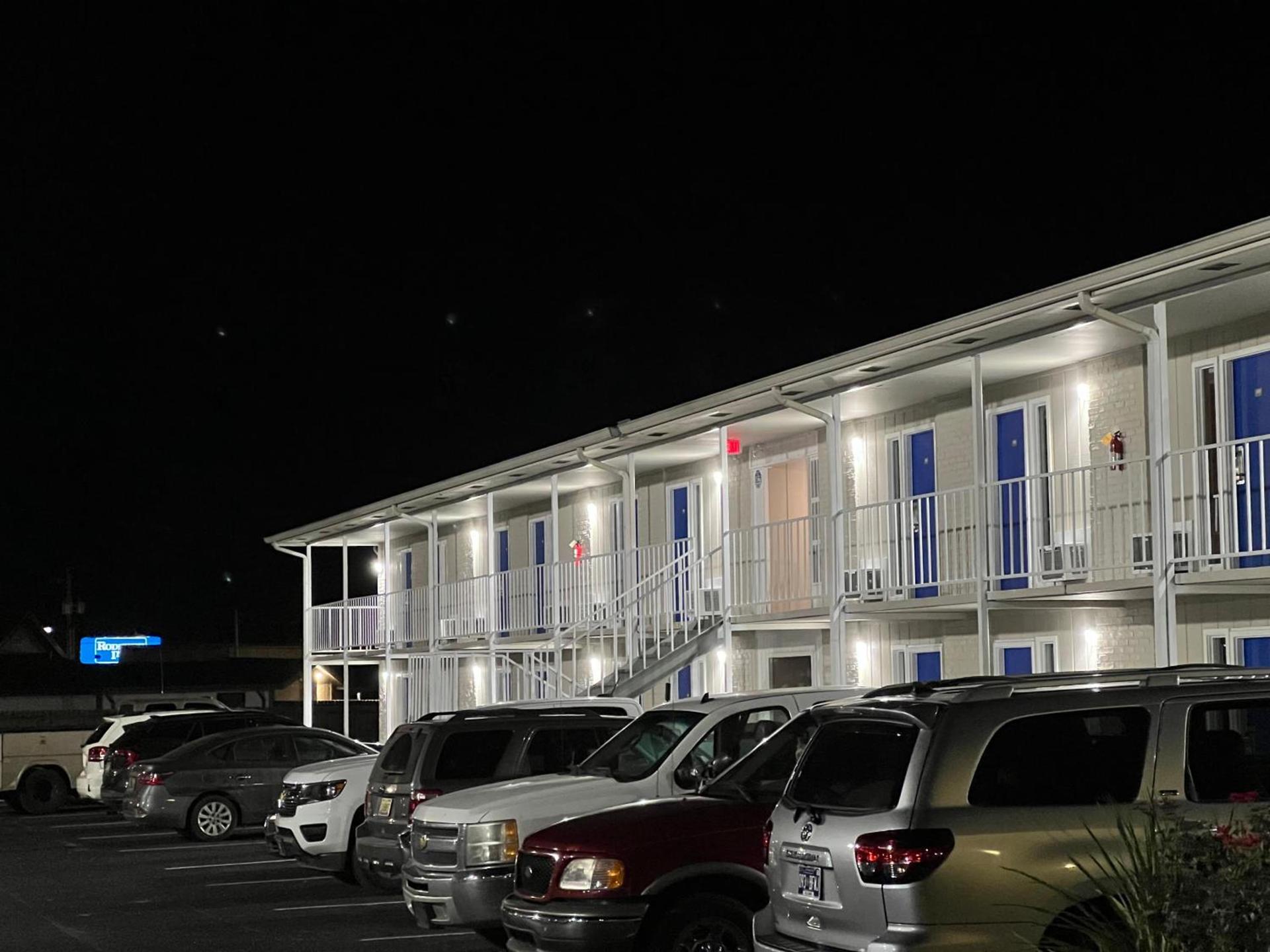 Towne inn photo 87