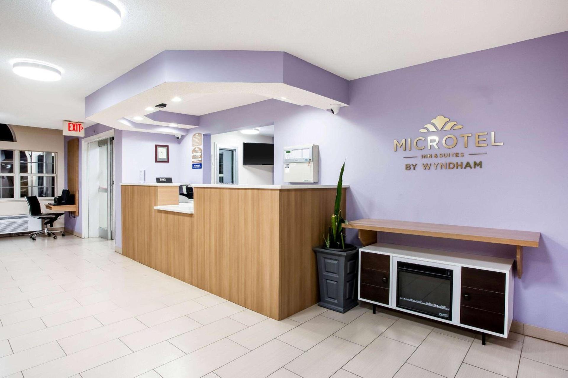 Microtel Inn & Suites by Wyndham Southern Pines Pinehurst photo 5