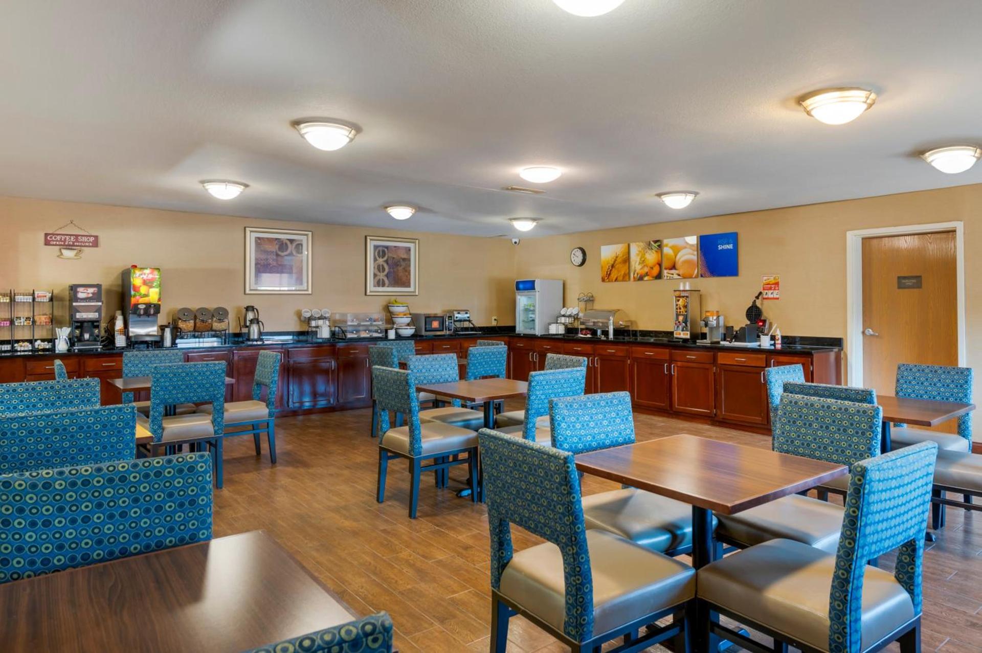 Comfort Inn & Suites Cincinnati Eastgate photo 26