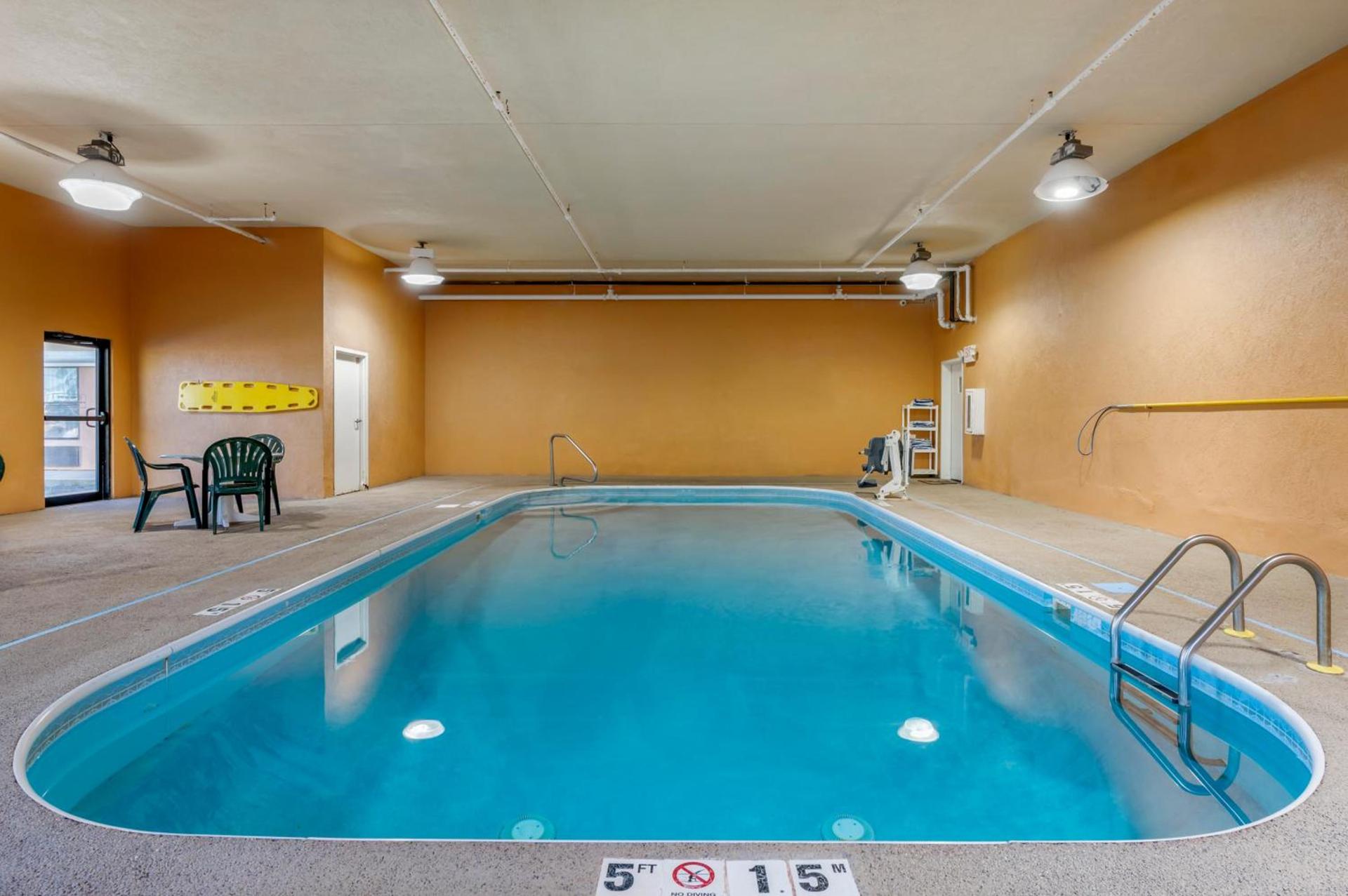 Comfort Inn & Suites Cincinnati Eastgate photo 30