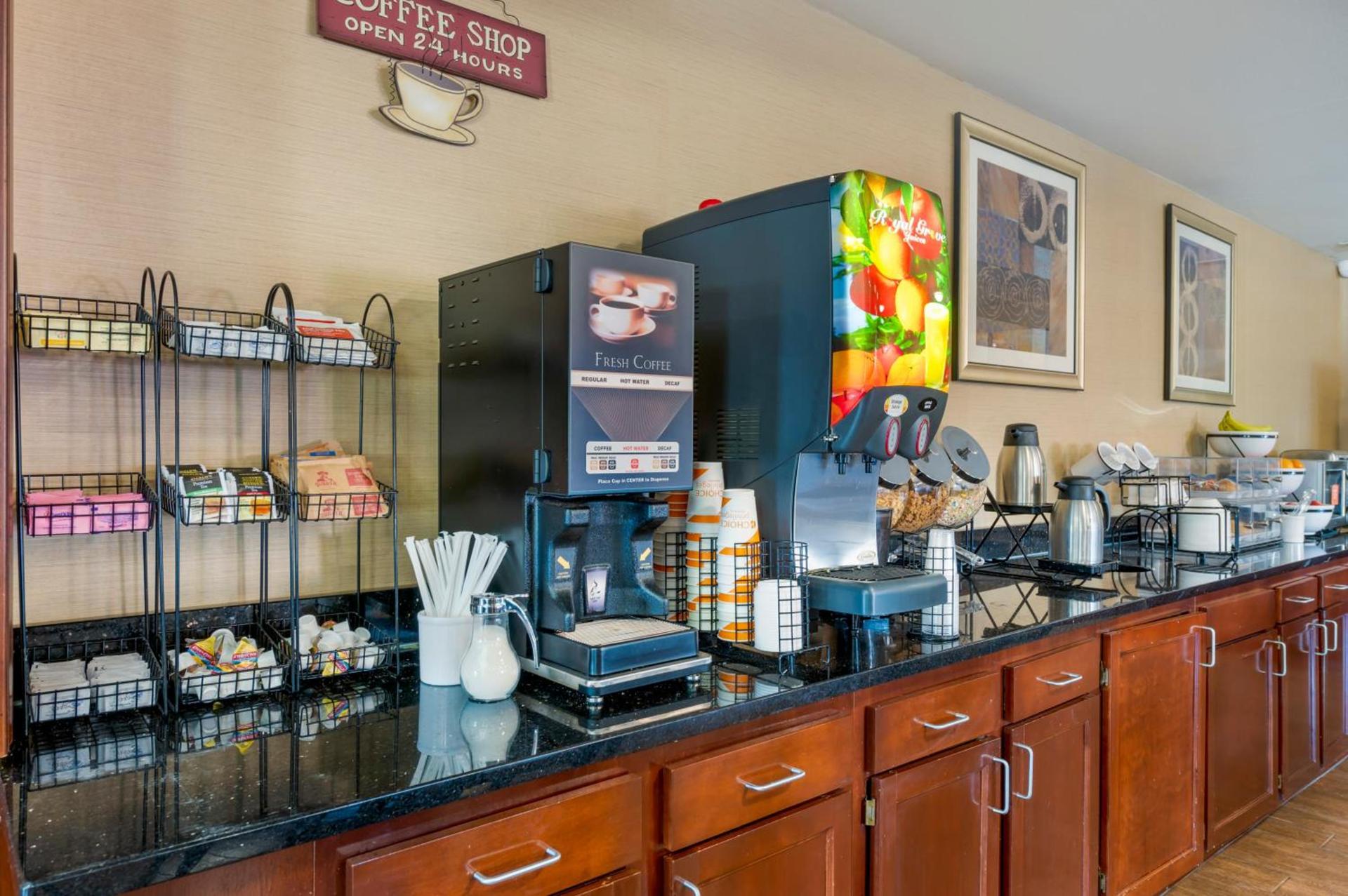 Comfort Inn & Suites Cincinnati Eastgate photo 24