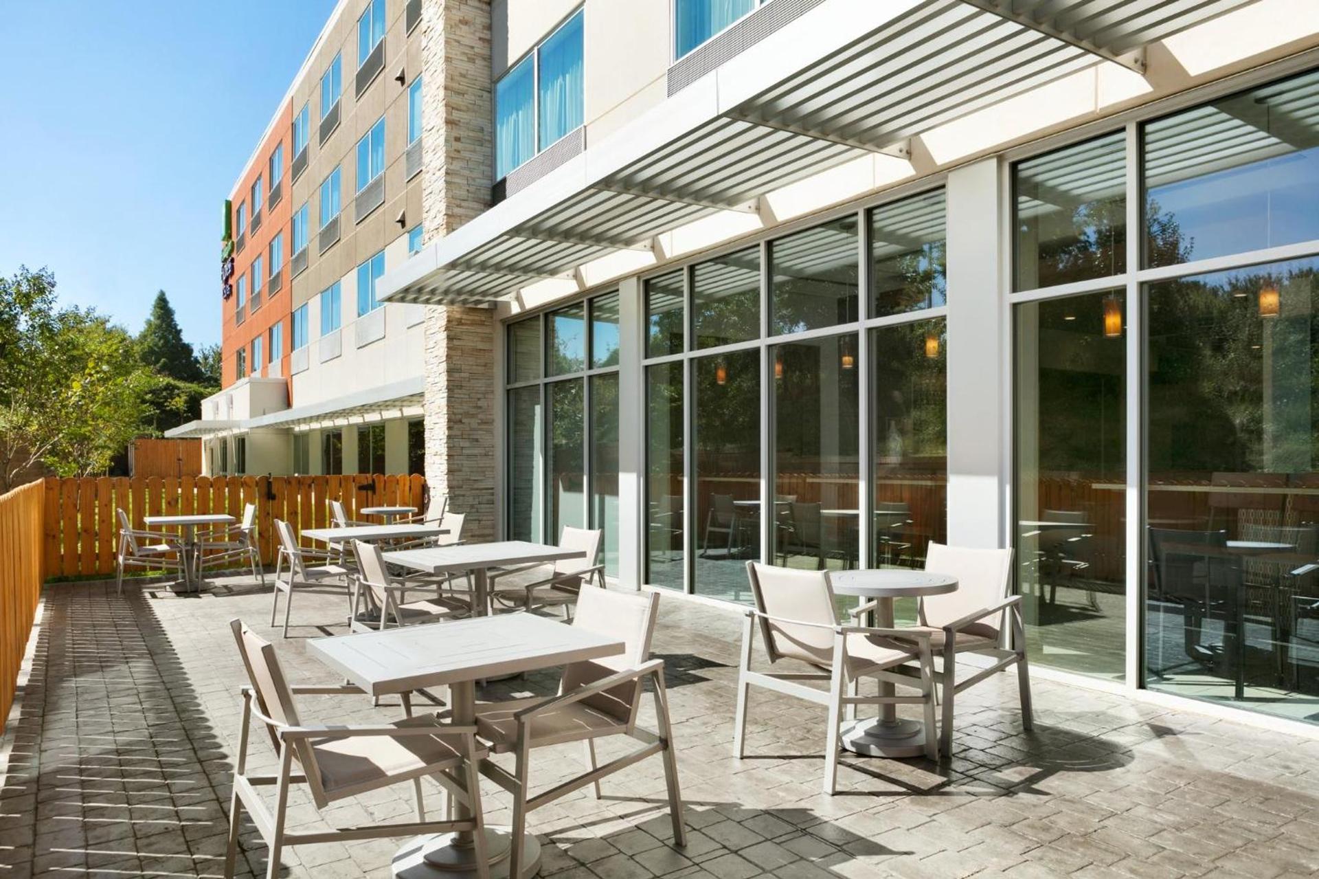 Holiday Inn Express & Suites Salisbury by IHG photo 25