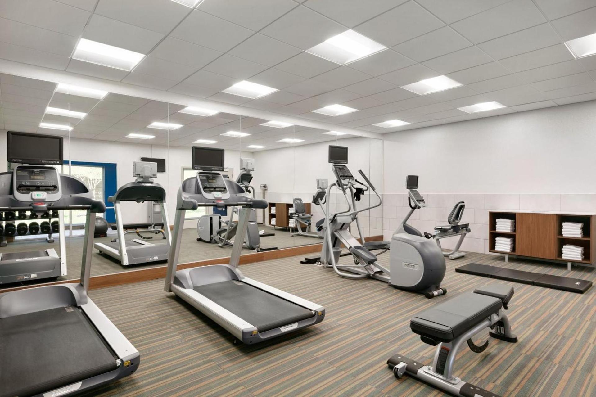 Holiday Inn Express & Suites Salisbury by IHG photo 17