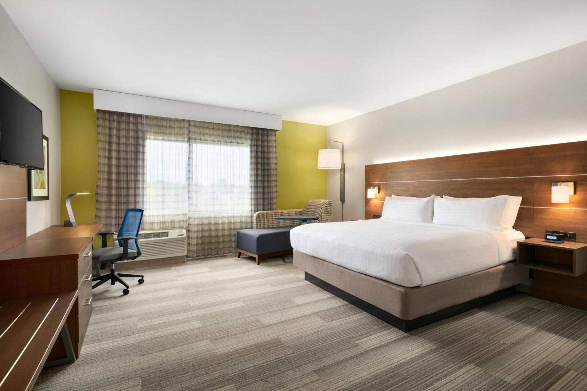 Holiday Inn Express & Suites Salisbury by IHG photo 30