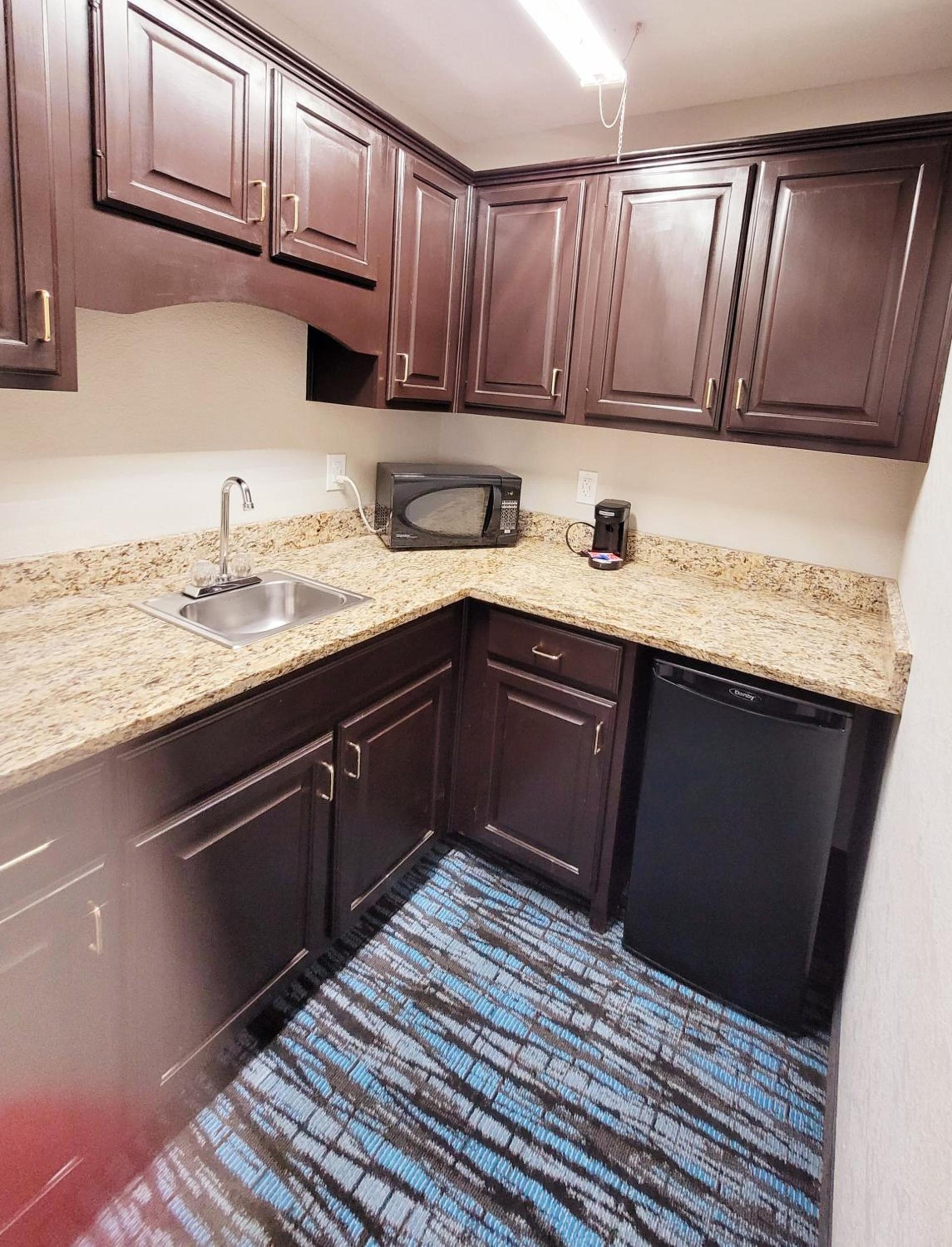 Clarion Pointe Harrodsburg-Danville photo 44