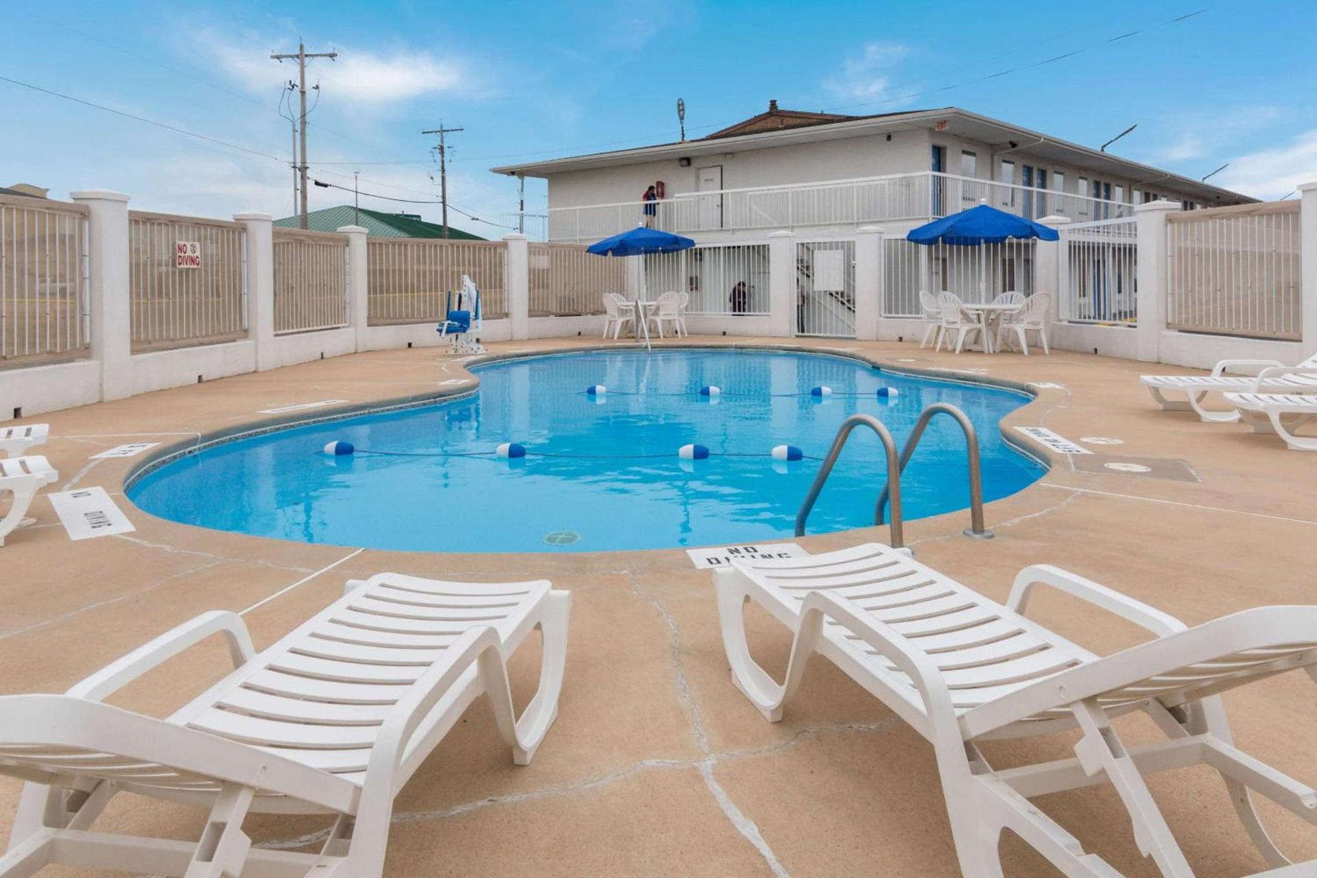 Motel 6 Abilene, TX - East photo 3