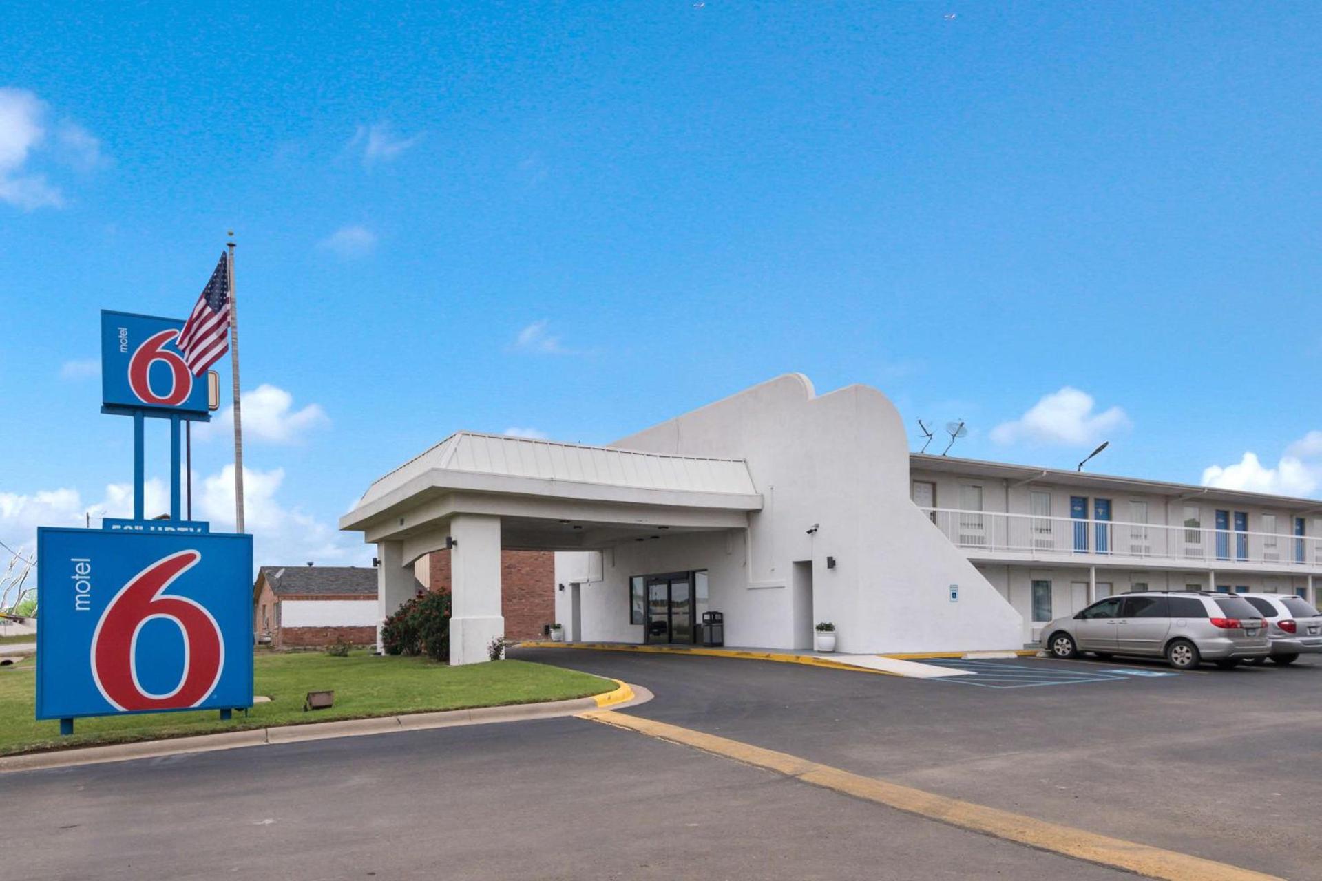 Motel 6 Abilene, TX - East photo 2